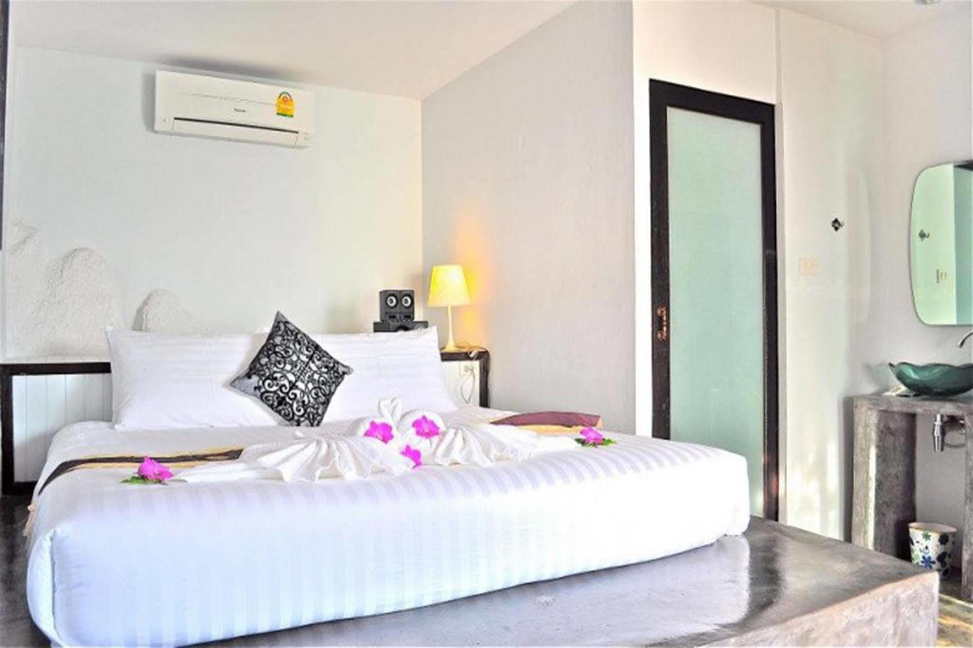 Bay Lounge & 4* Ko Pha Ngan