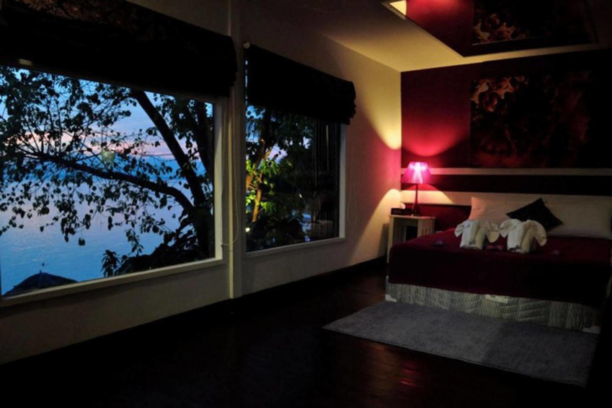 Bay Lounge & Hotel Ko Pha Ngan