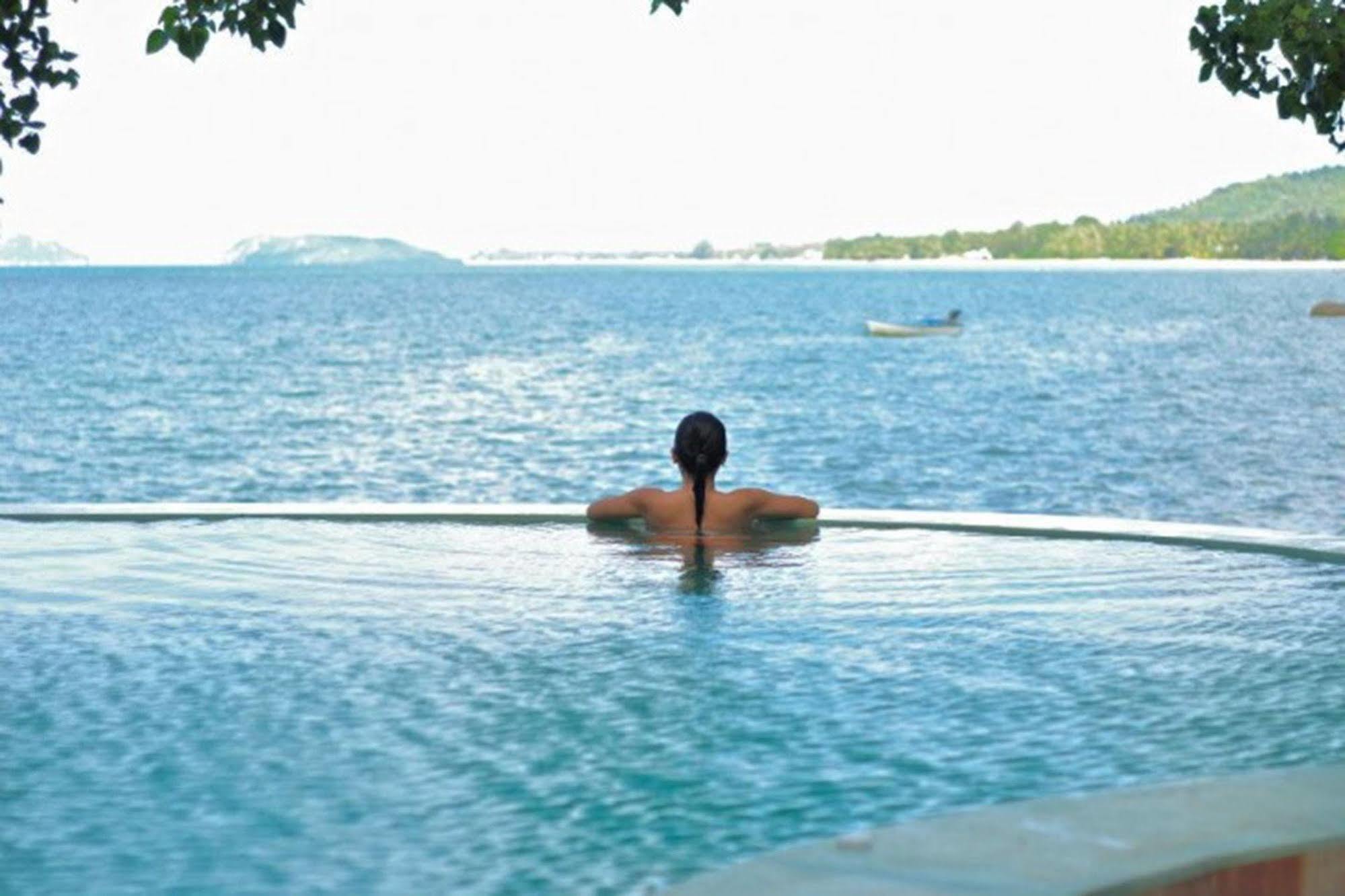 Hotel Bay Lounge & 4*