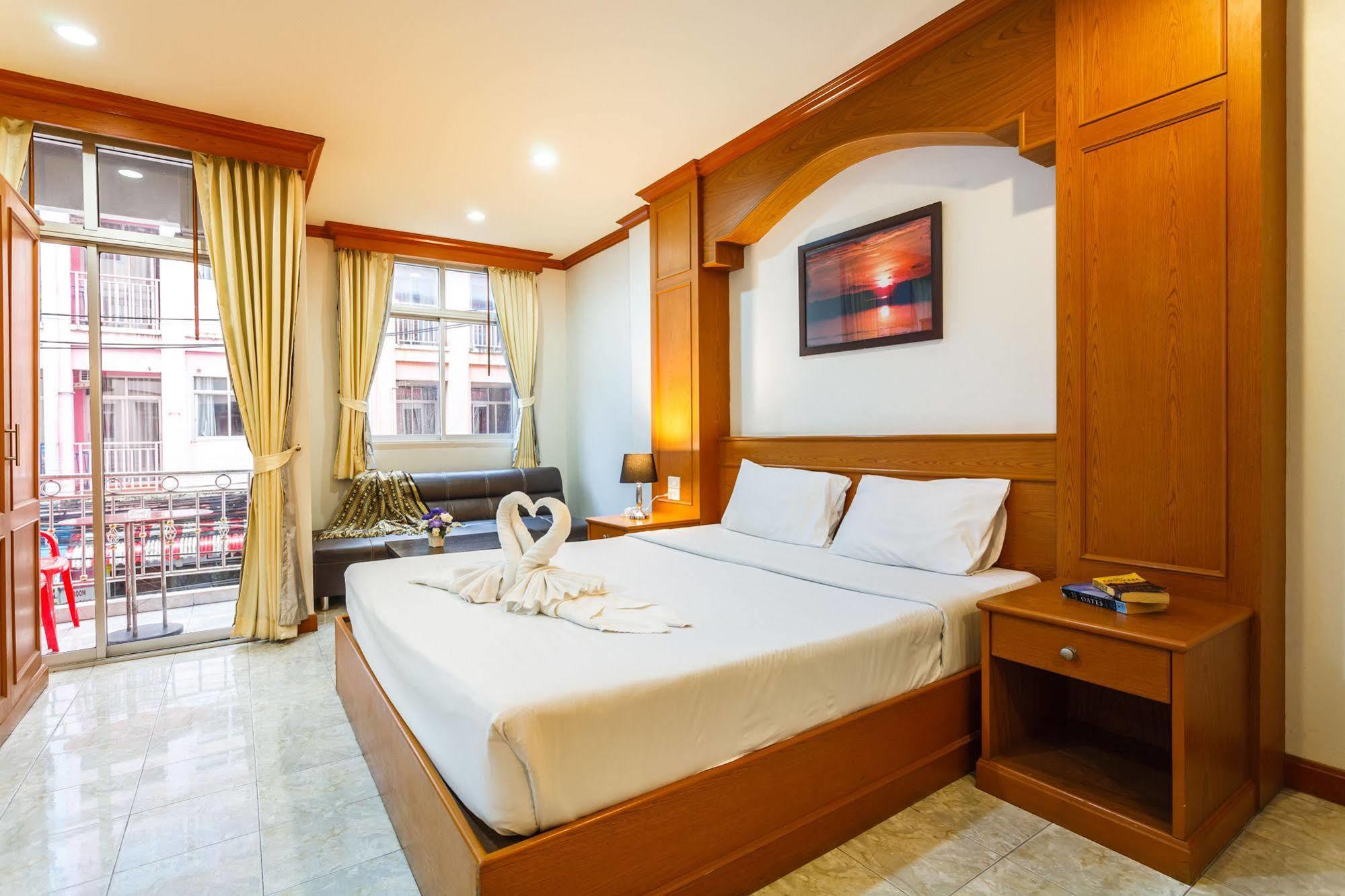 Oyo 739 Presley Phuket 2* Patong