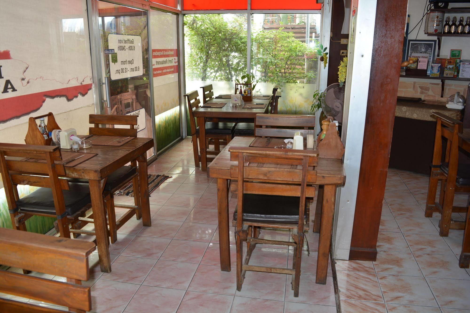 Little Austria Tams Guest house