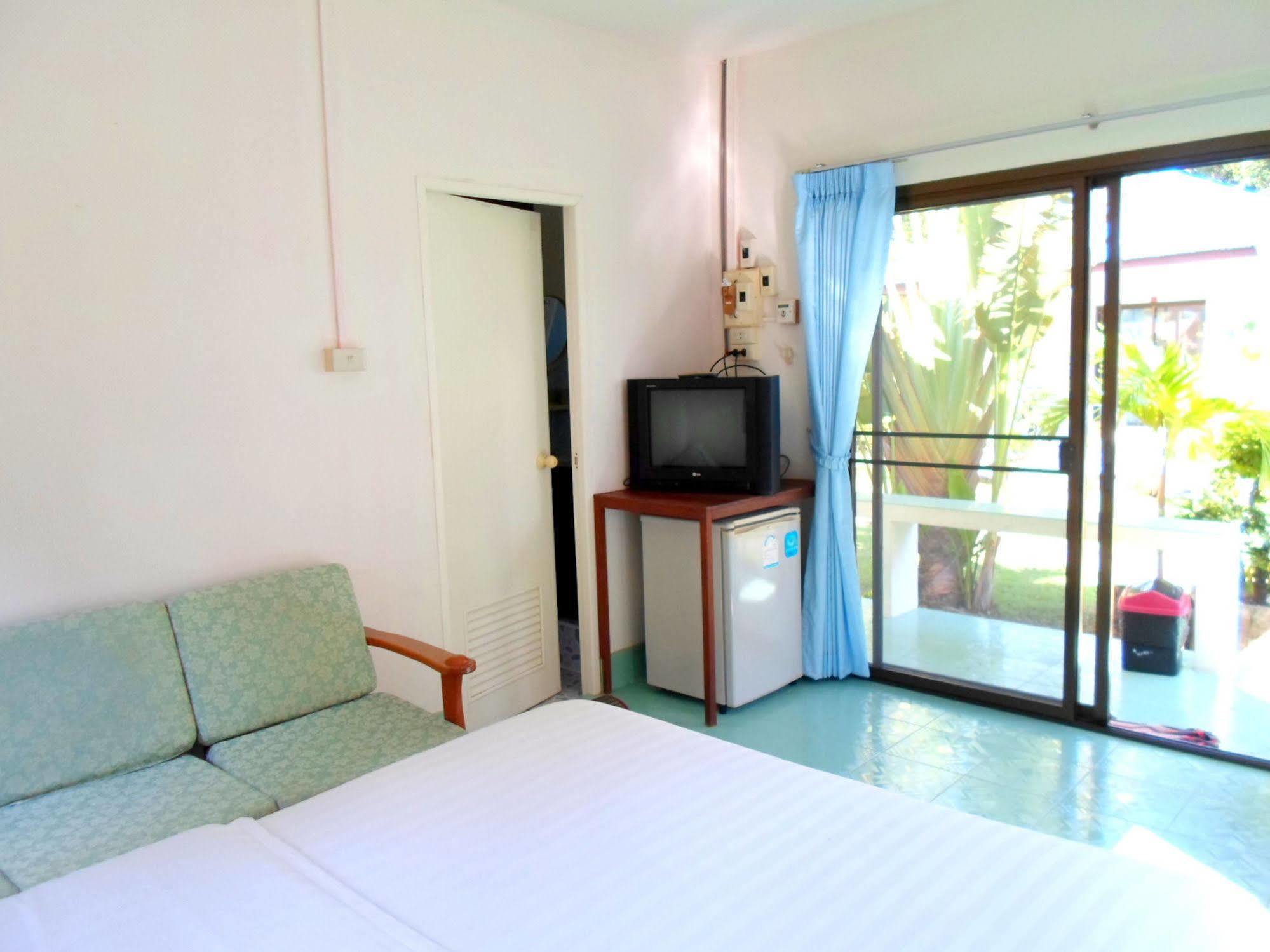 Baan Kuasakul Resort *