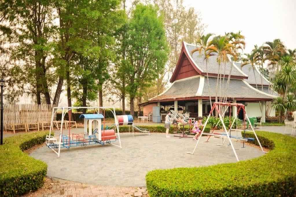 Wiang Indra Riverside Hotel 4*