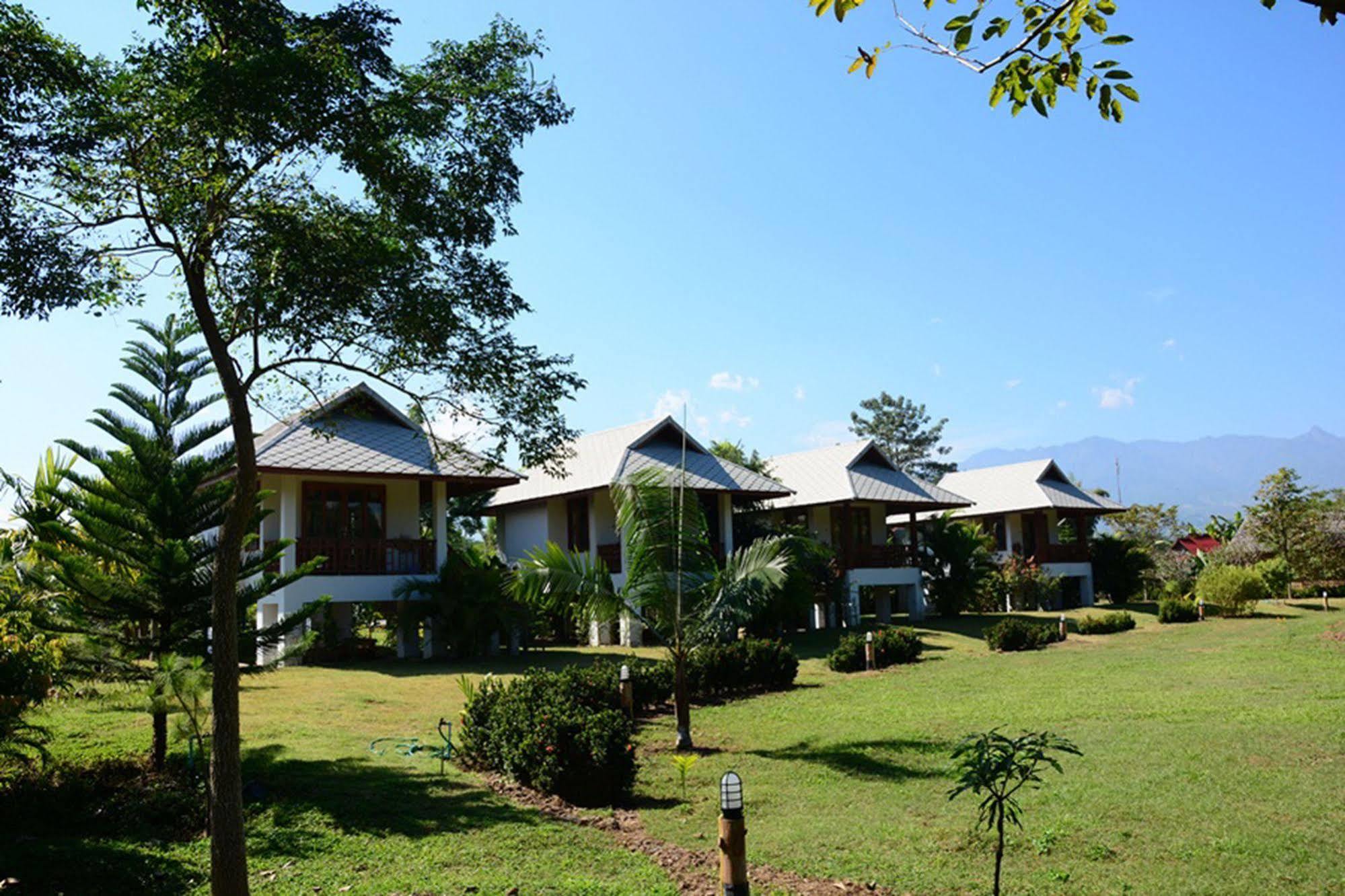 Loess Resort 3*