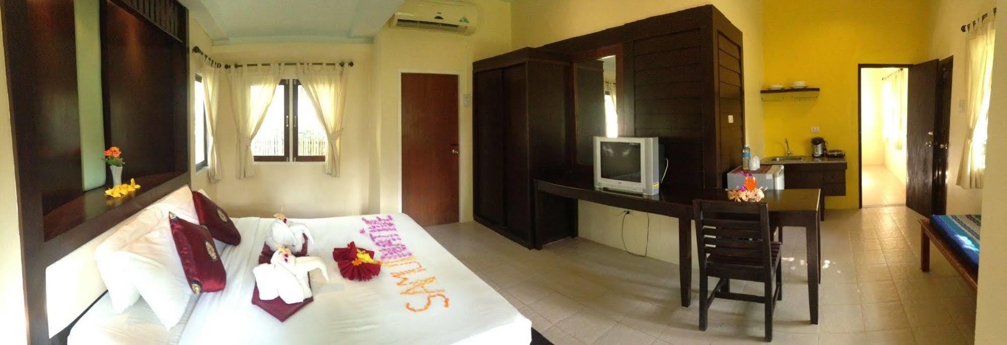 Hotel The Samui Native