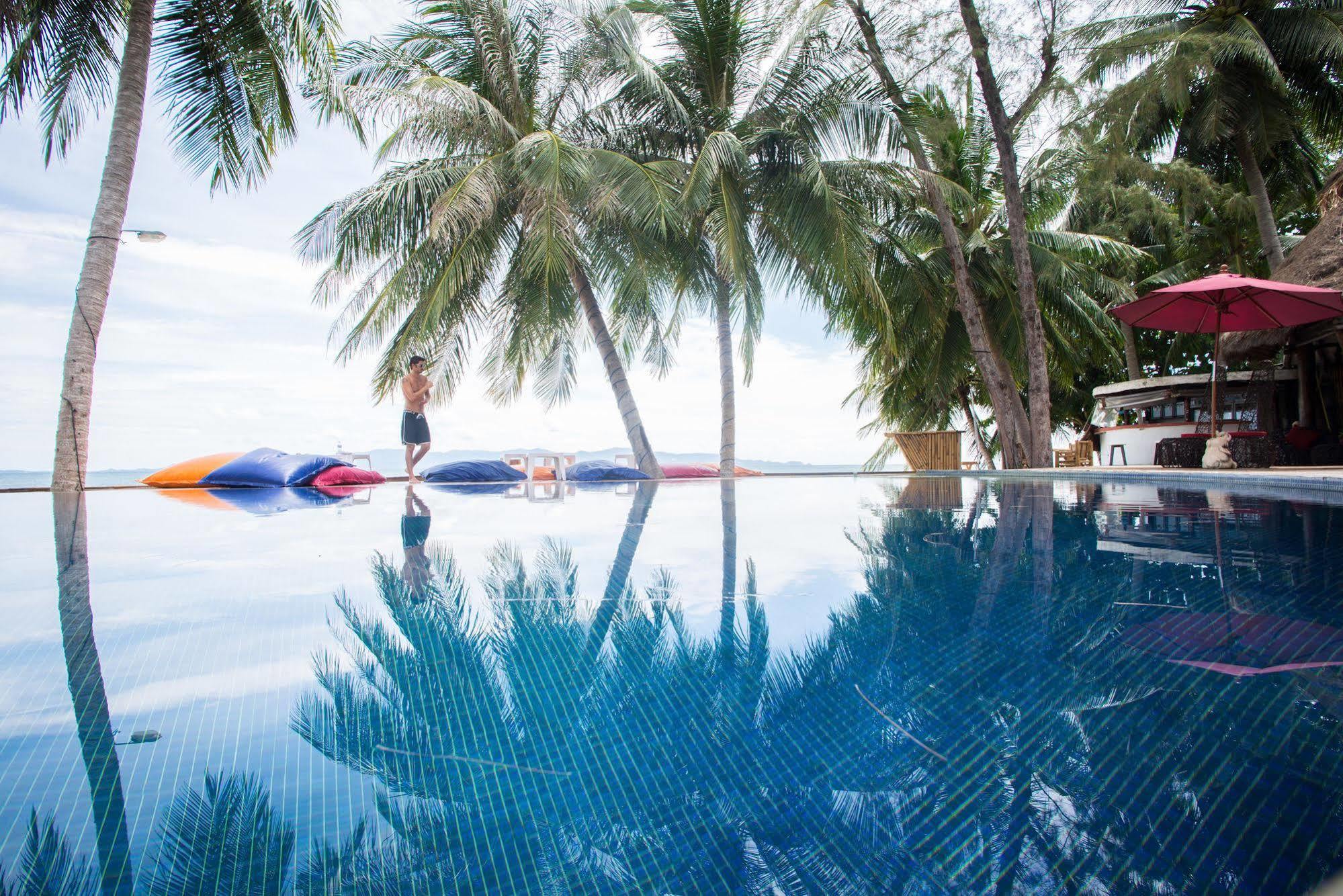 B52 Ko Pha Ngan