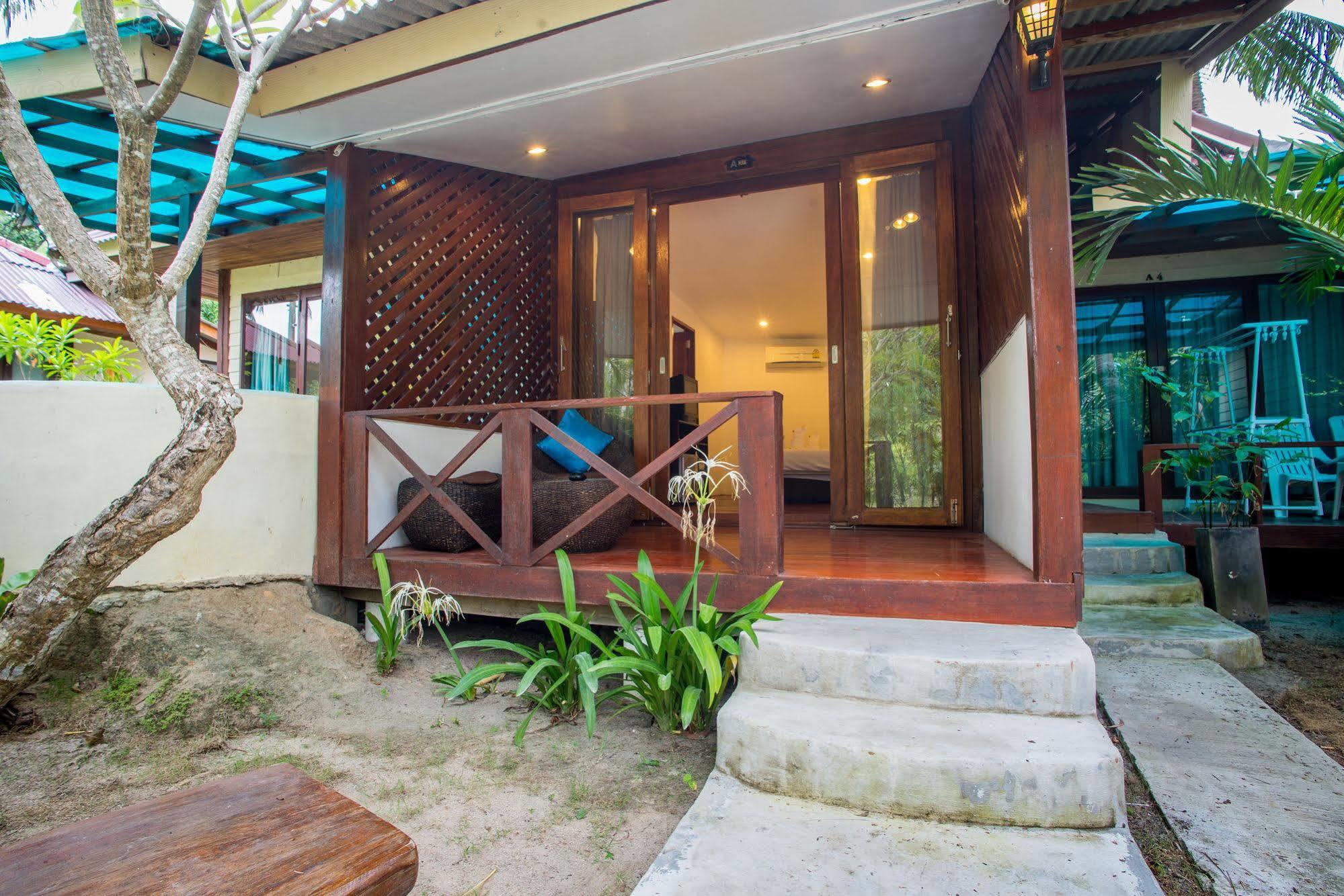 B52 Ko Pha Ngan