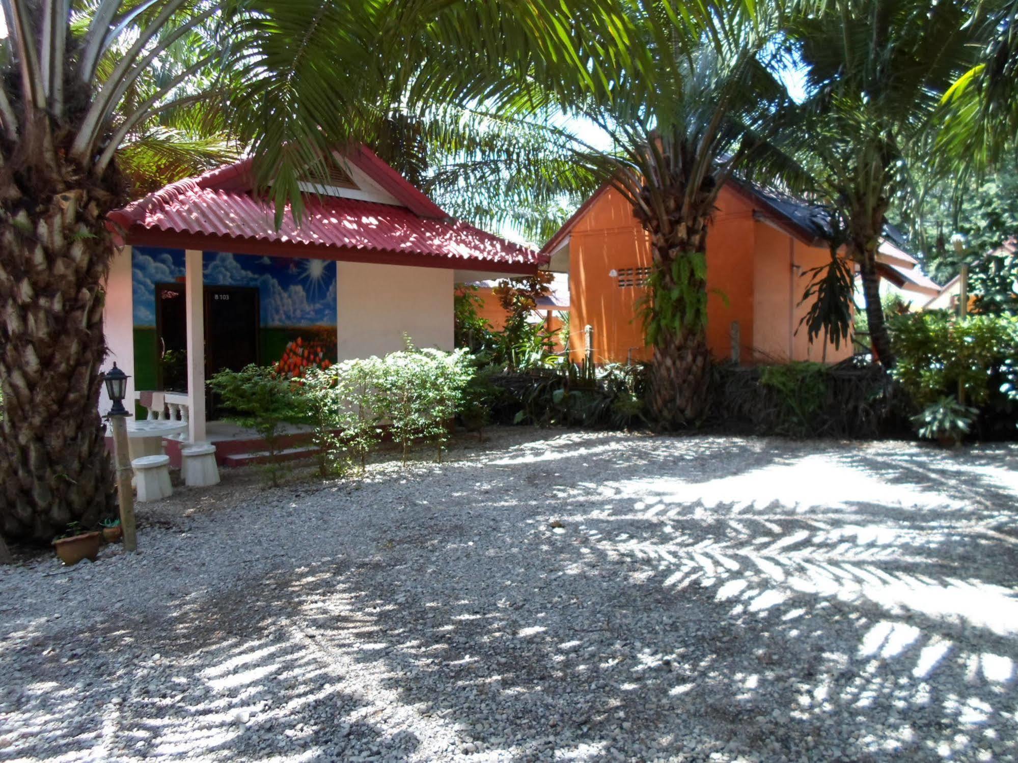 Bantatuk & Restaurant Lodge *
