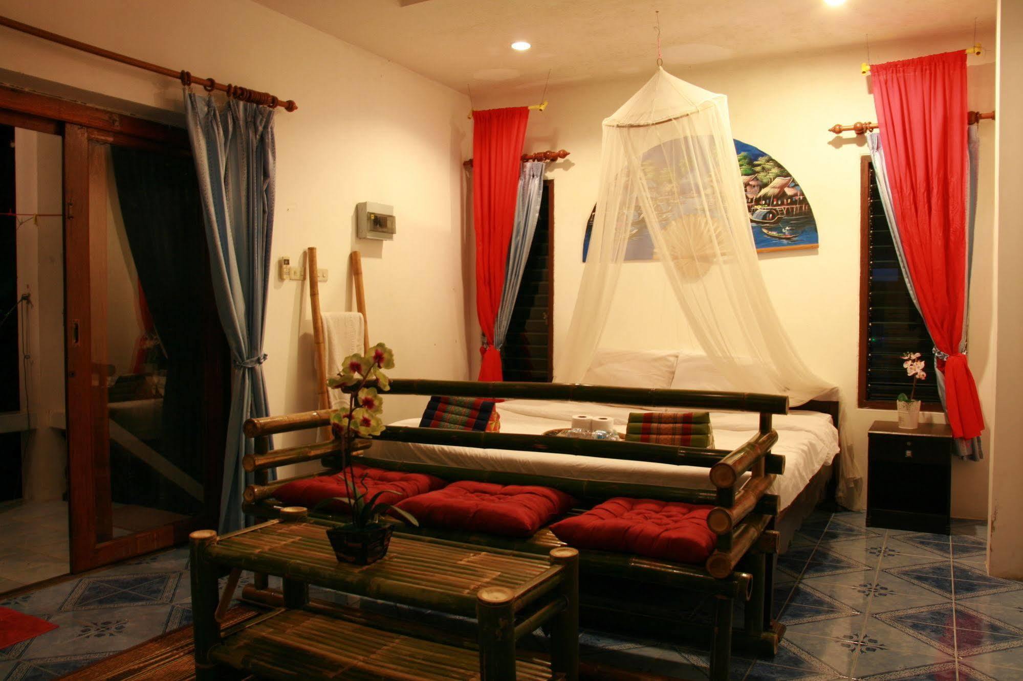 Hinkong Hut Resort 2*