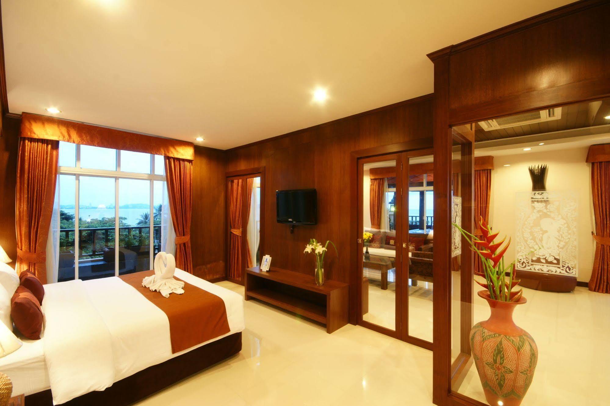 Seaside Pattaya Hotel