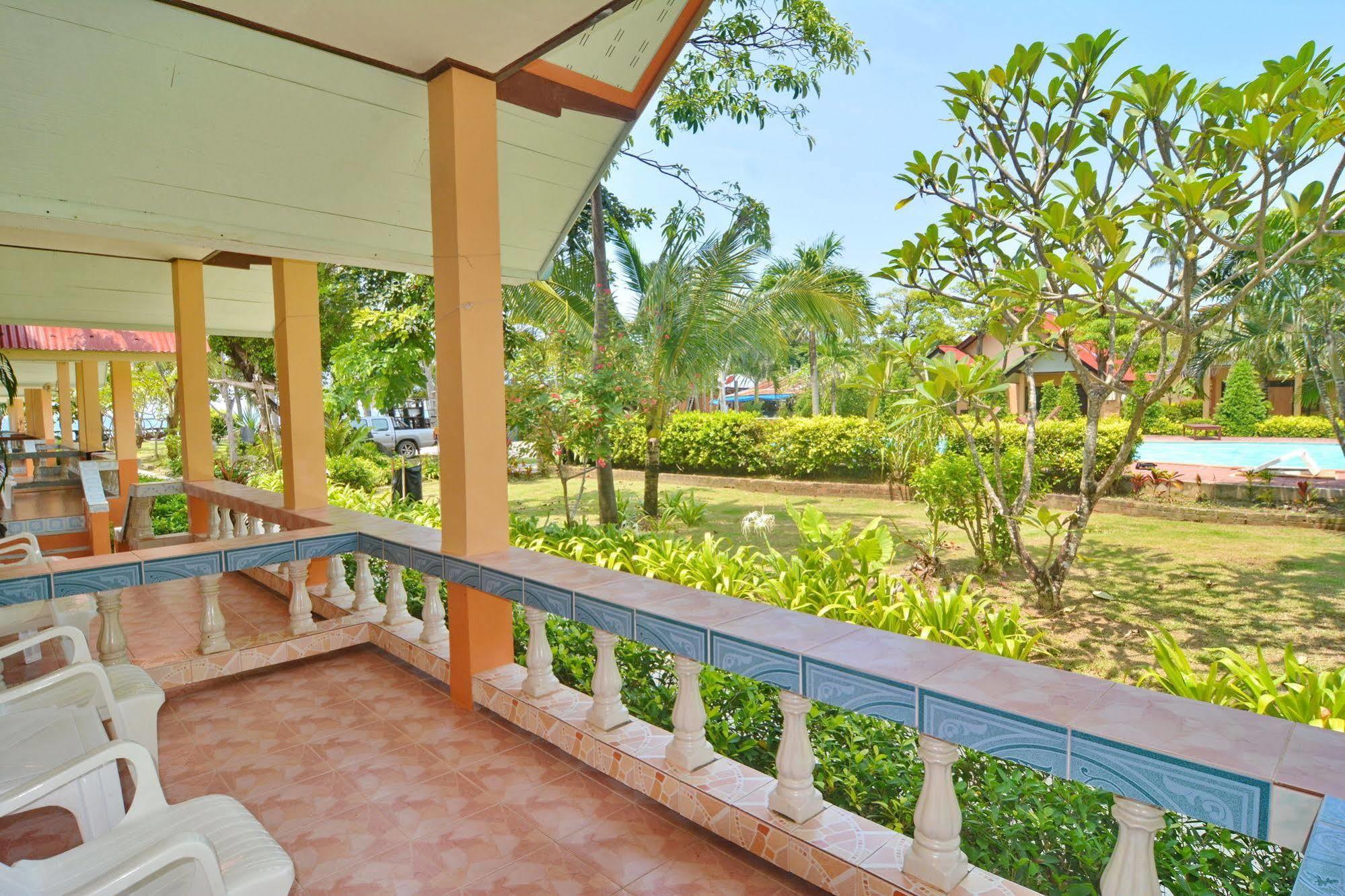 Hotel Lanta Emerald 3*