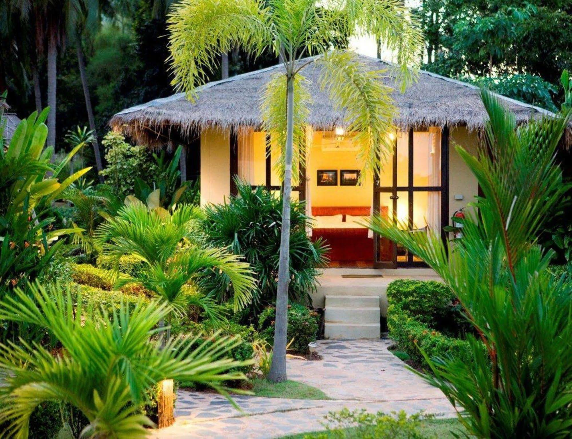 Amber Sands Resort 3*