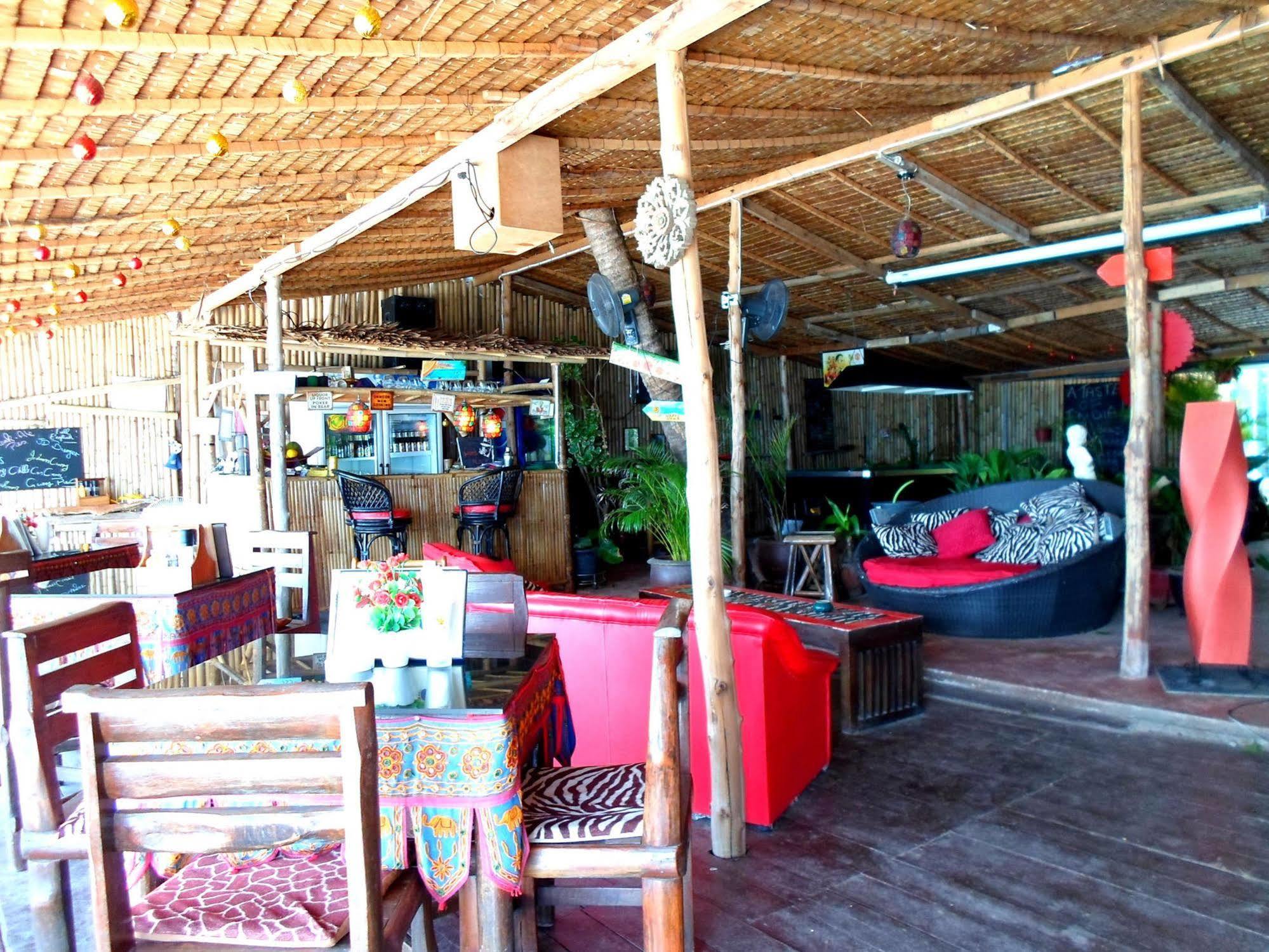 Tropical Footprints 2*