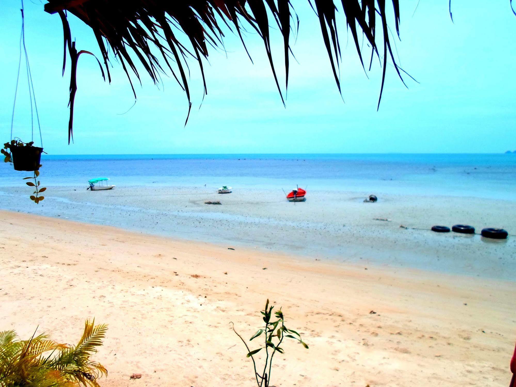 Hotel Tropical Footprints 2*