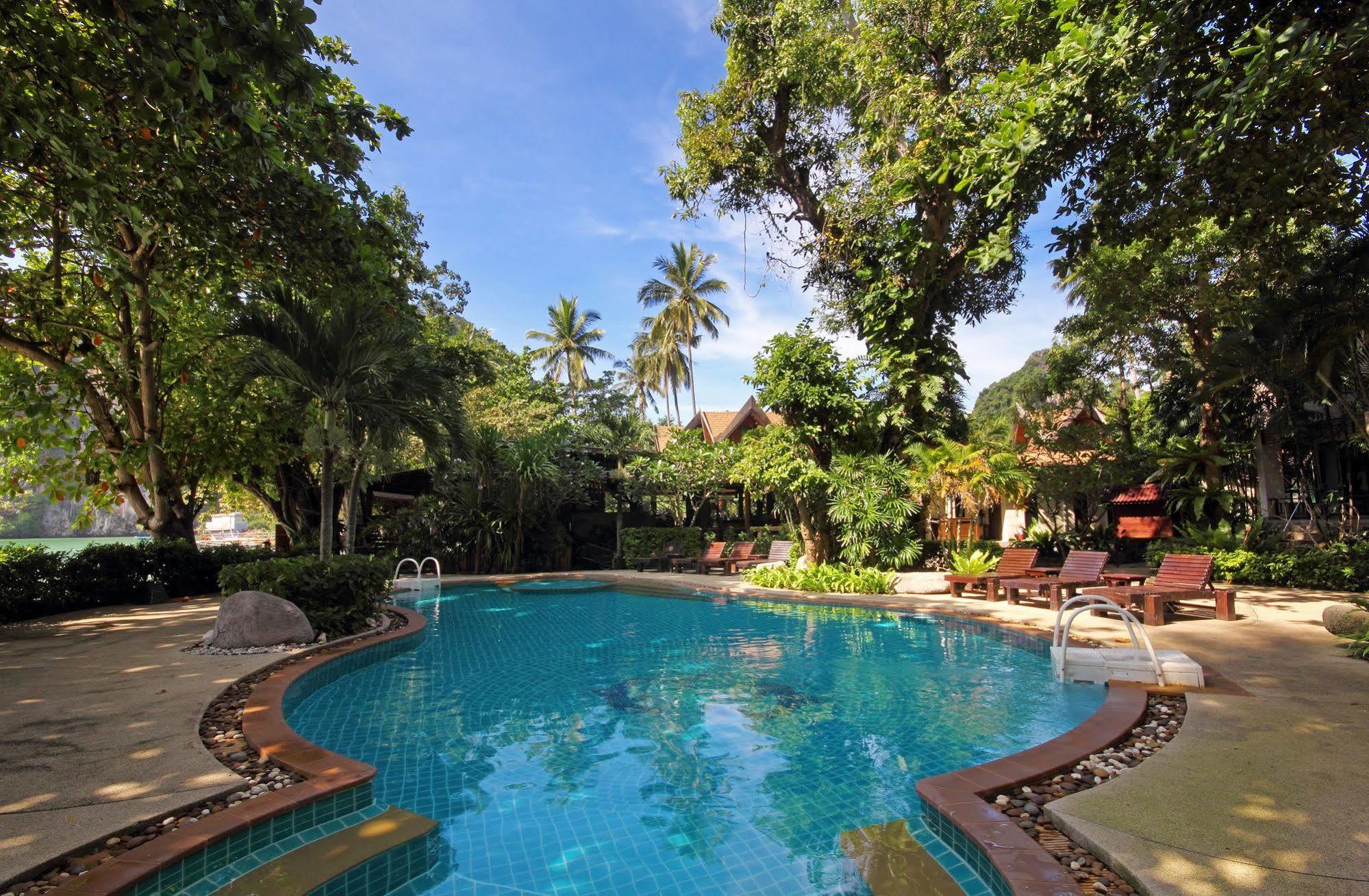 Sunrise Tropical Resort 4*