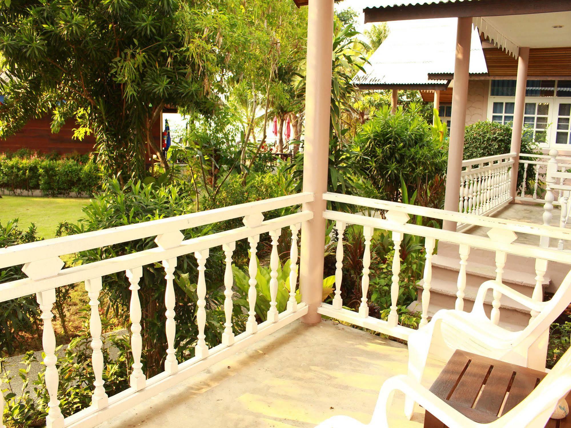 Bangrak Club Guest house