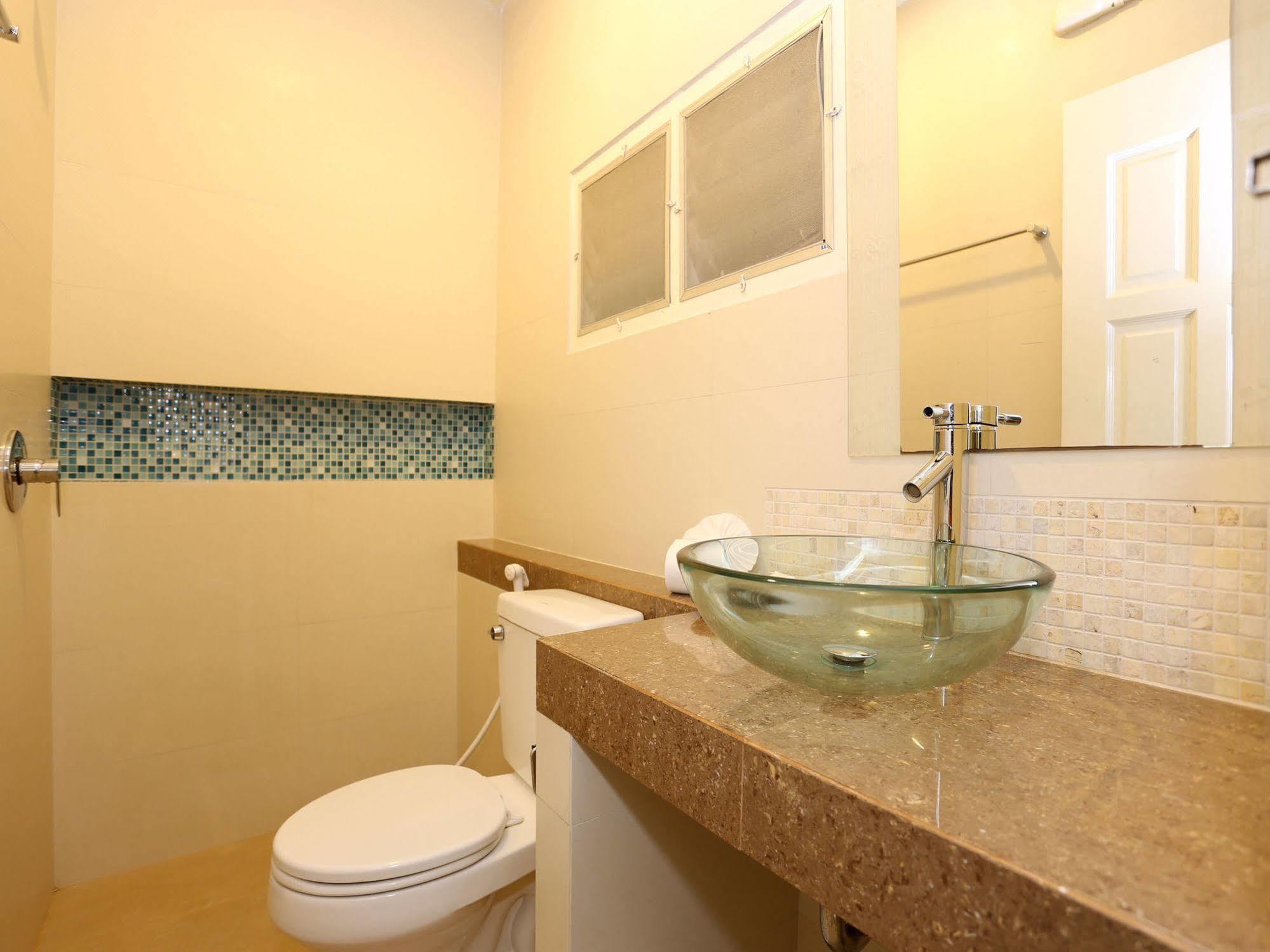 Bangrak Club Guest house