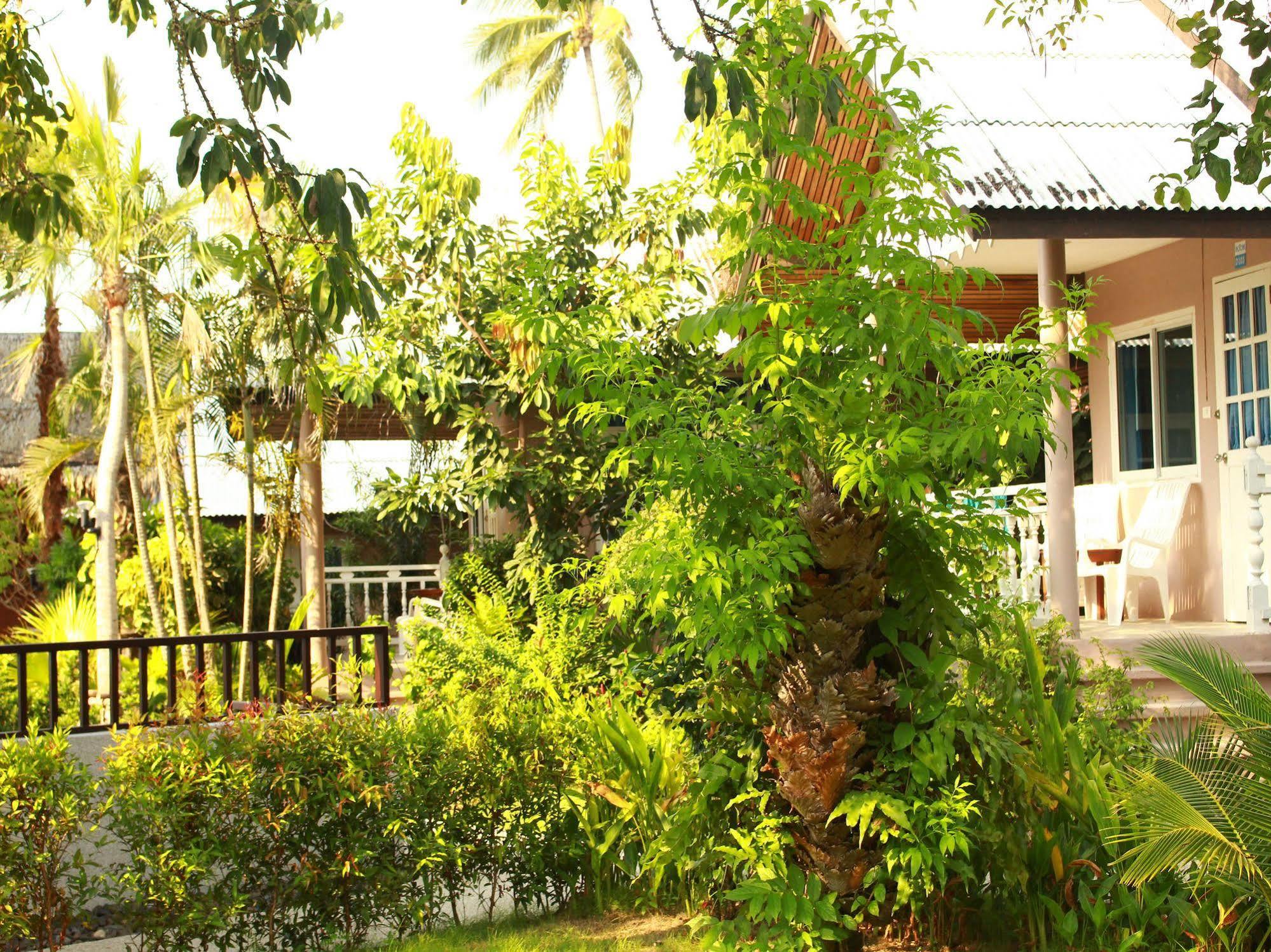 Guest house Bangrak Club 3*