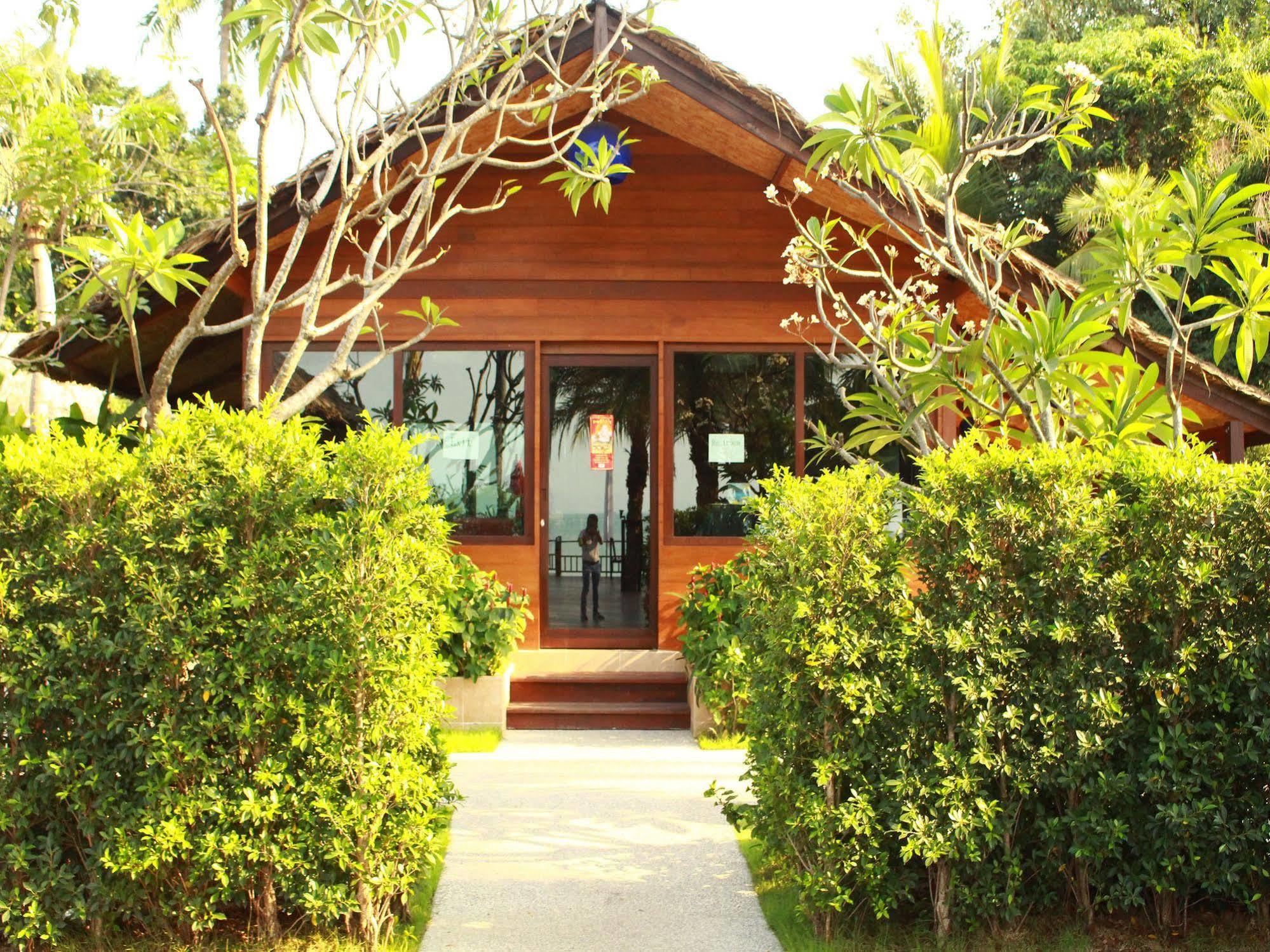 Bangrak Club Guest house 3*
