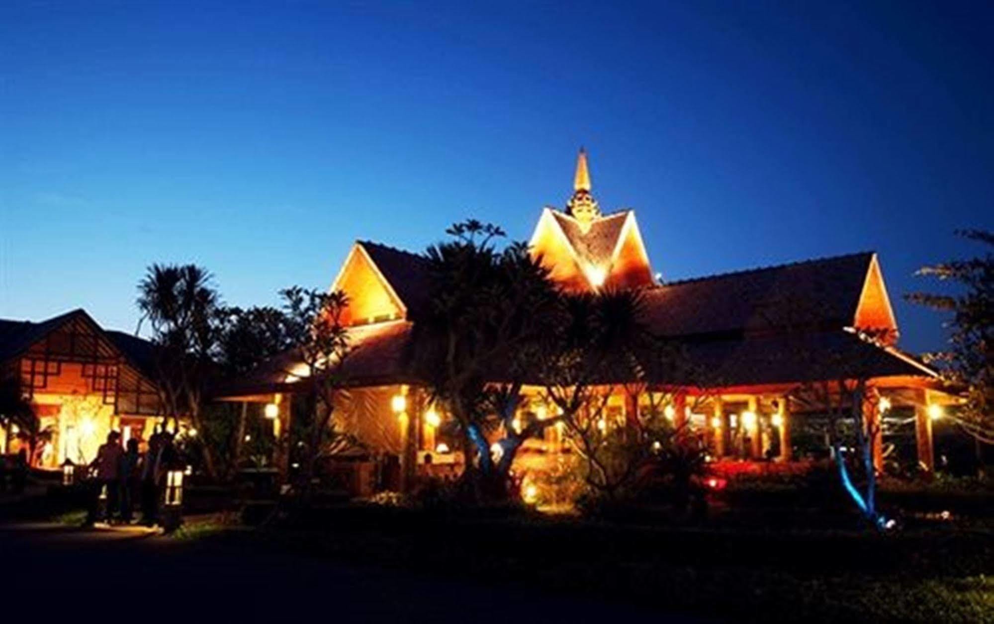Resort Phowadol 4*