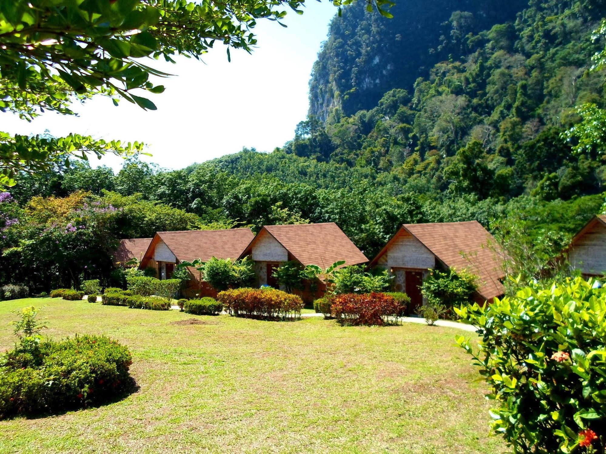 The Cliff & River Jungle Phanom