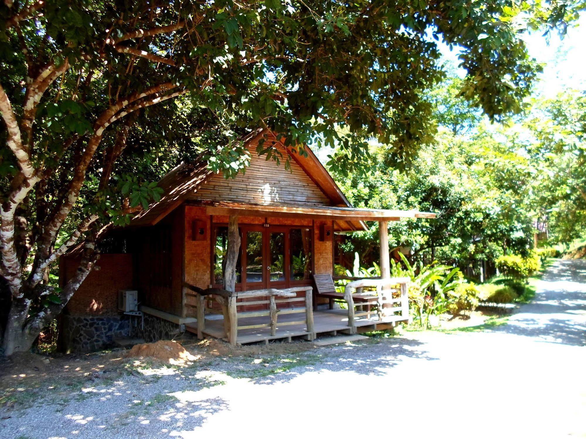 The Cliff & River Jungle Hotel Phanom