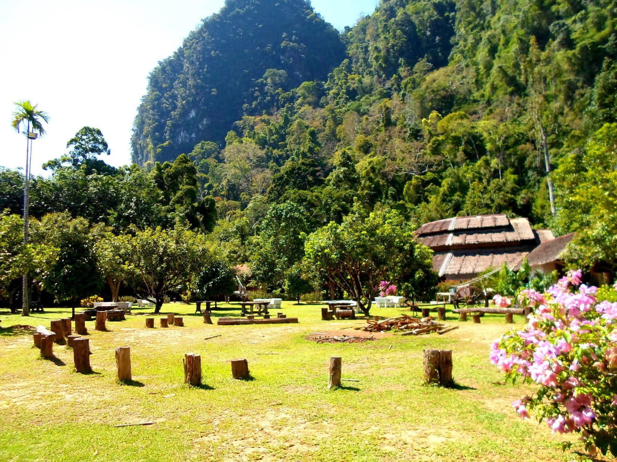 The Cliff & River Jungle Phanom