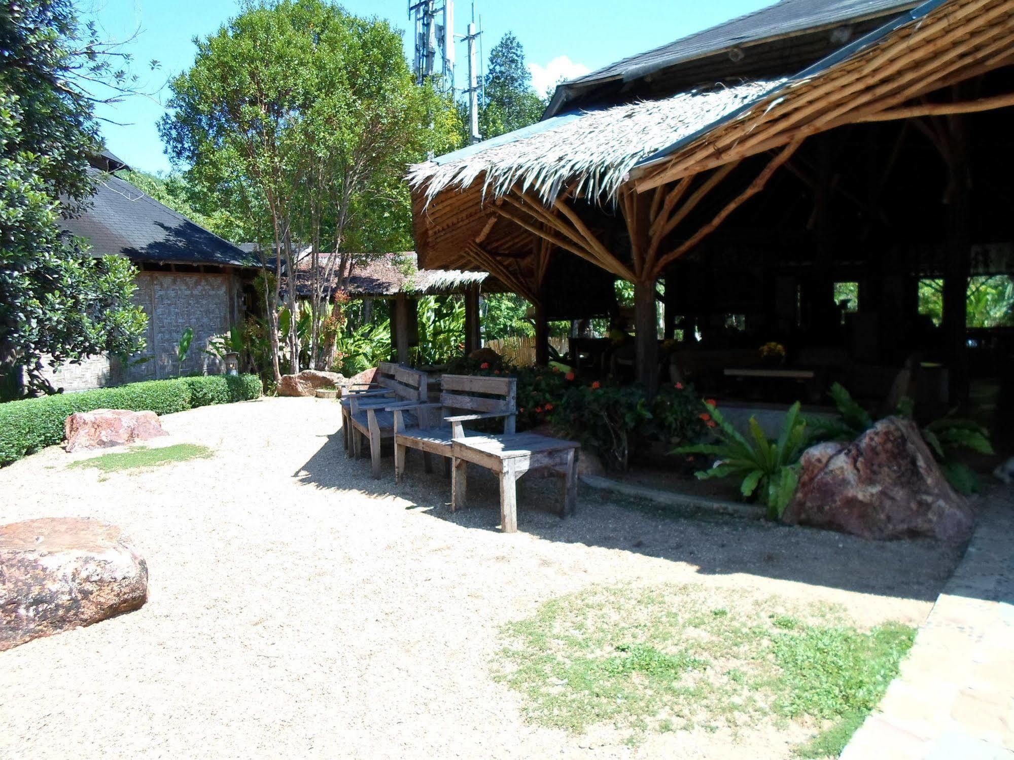 The Cliff & River Jungle Hotel 3*