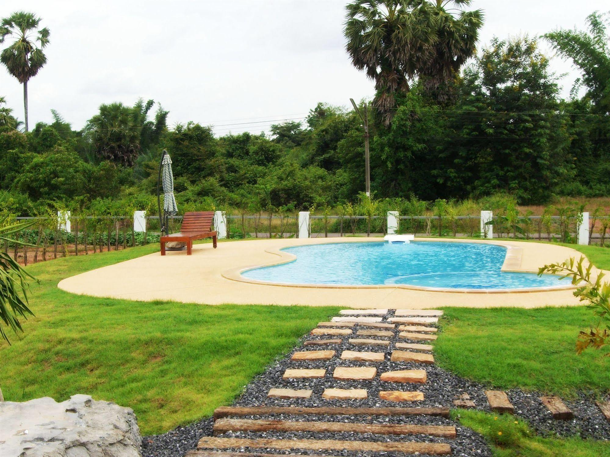 Hotel Bangyai Buri
