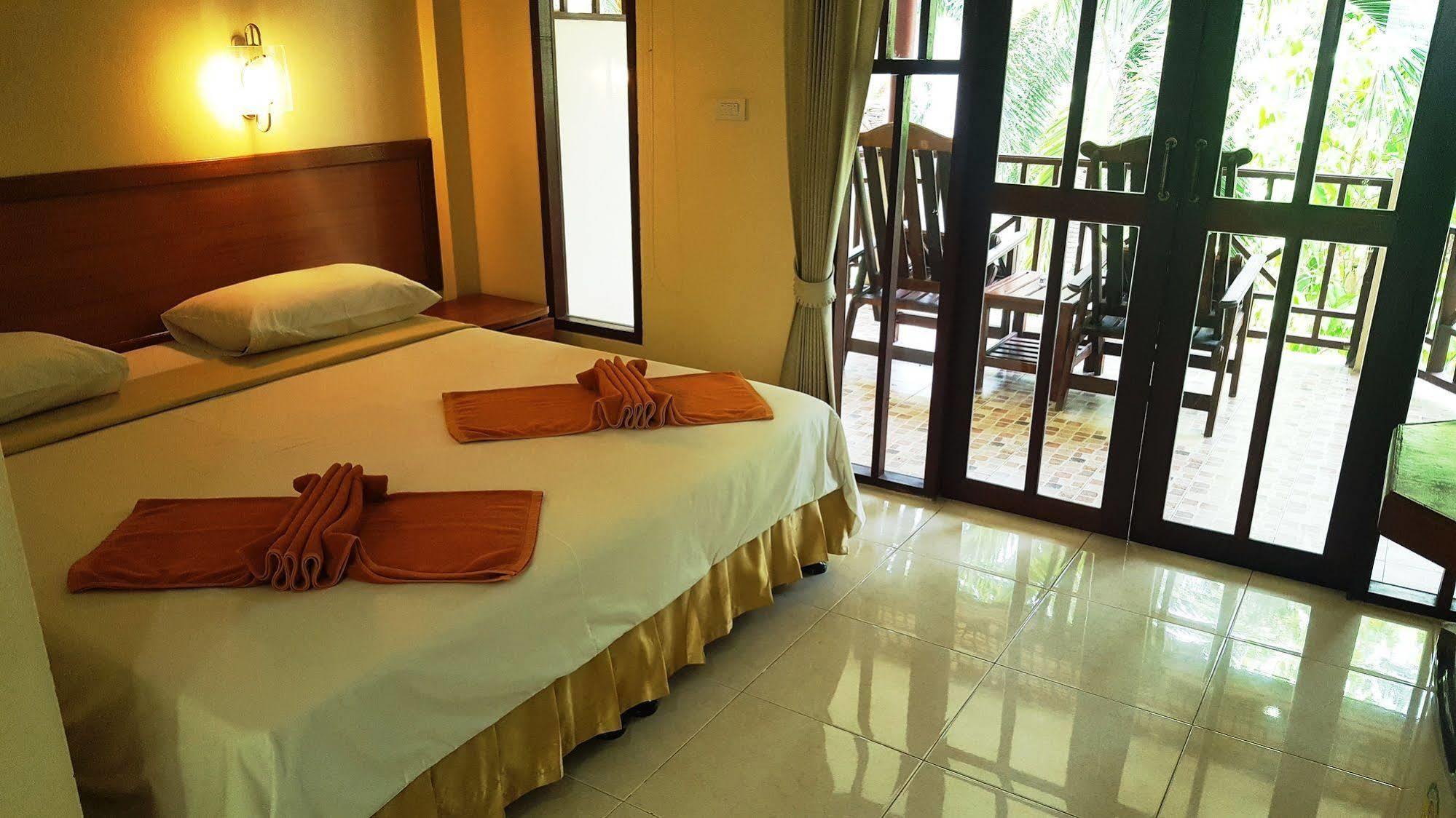 Guest house Rattana & 2*