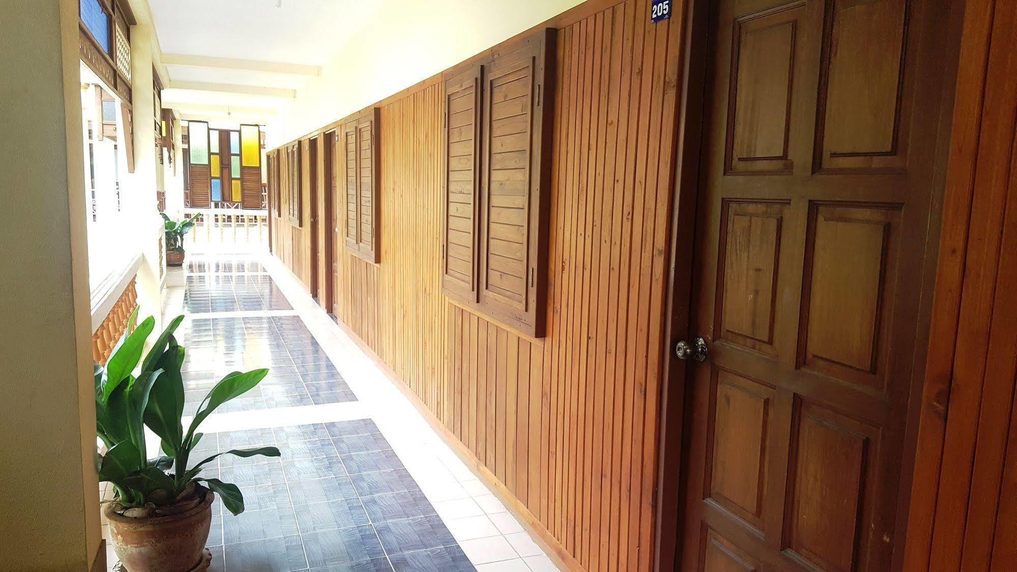 Guest house Rattana &