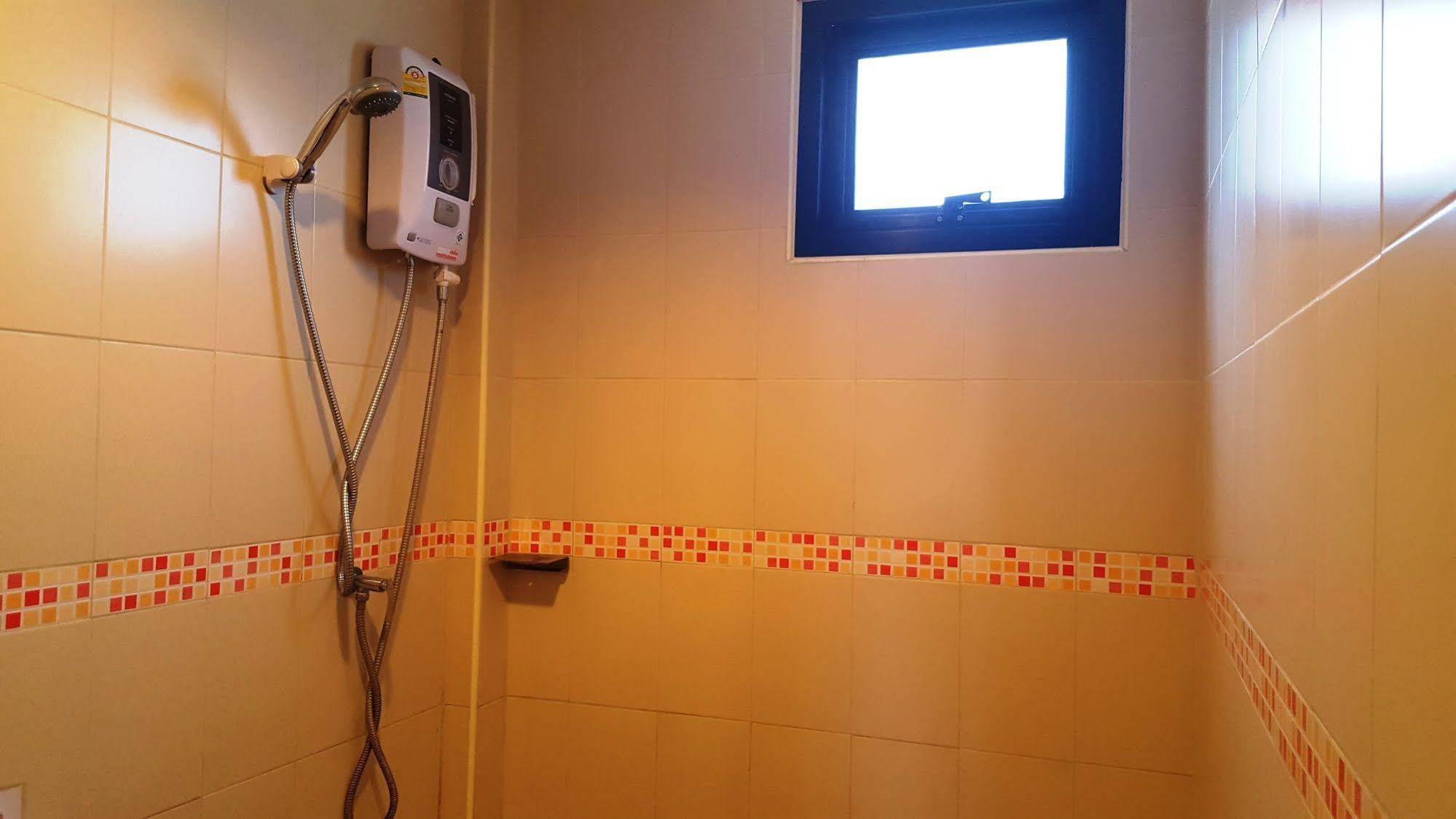 Hotel Panupong 3*