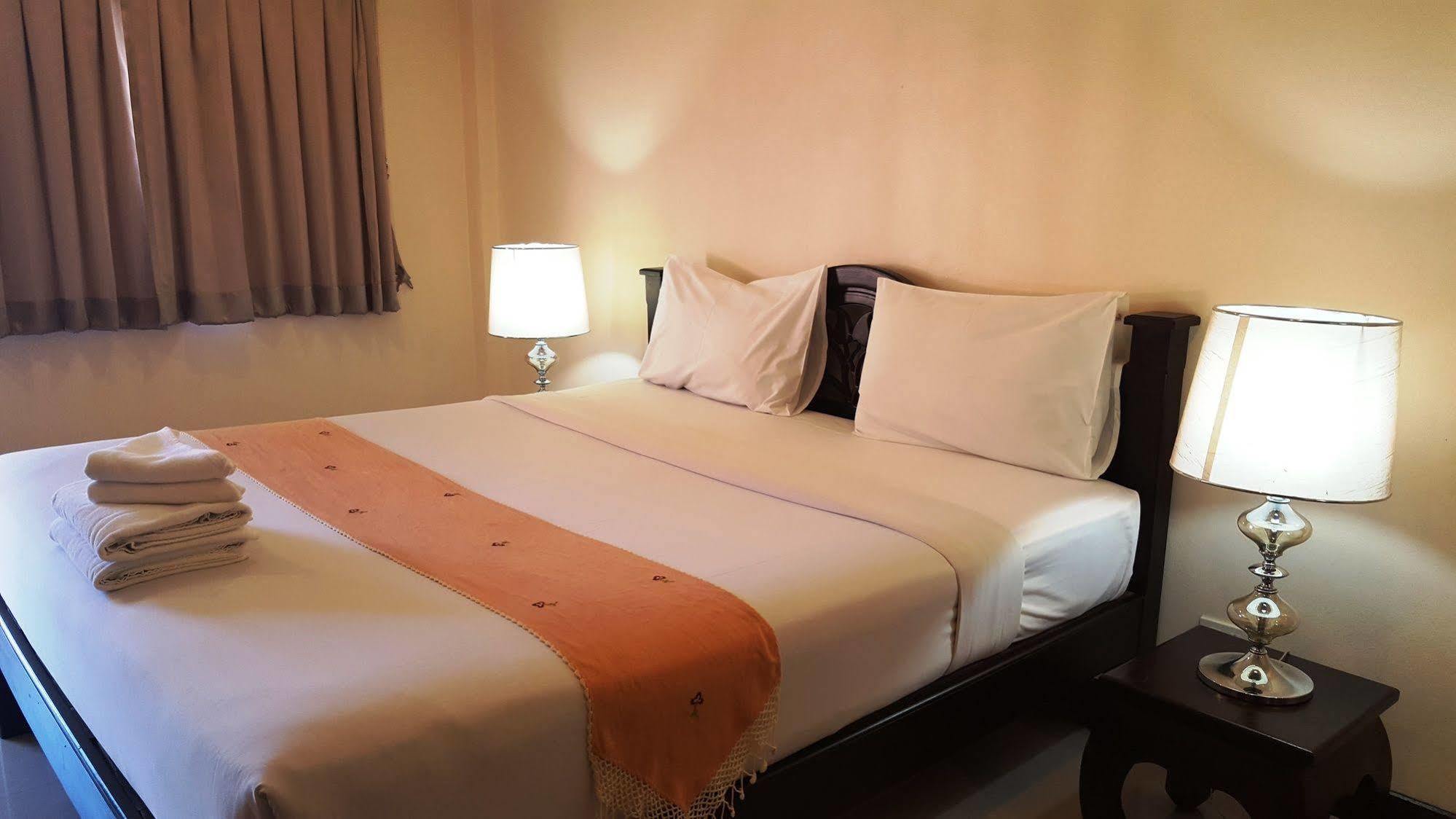 Panupong Hotel
