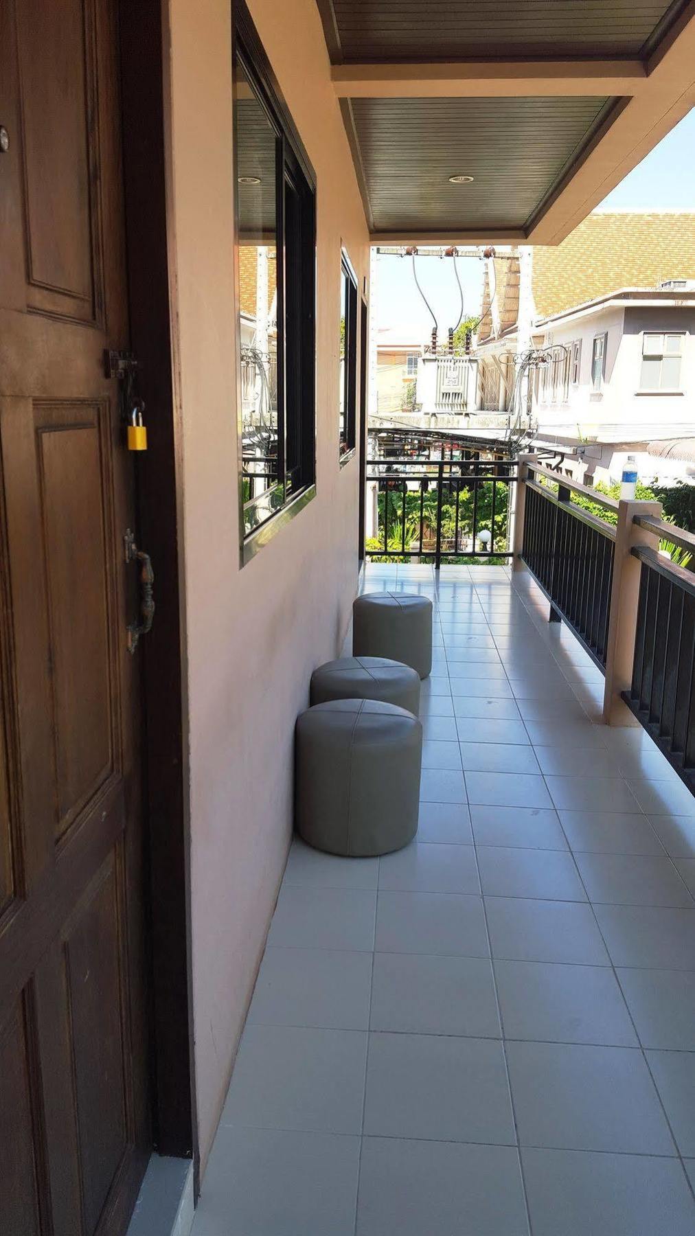 Panupong Hotel 3*