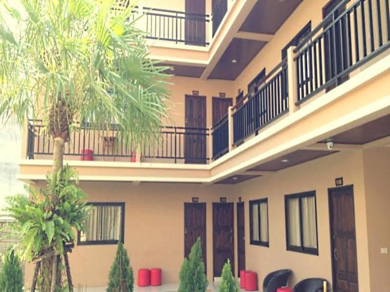 Panupong Hotel 3*