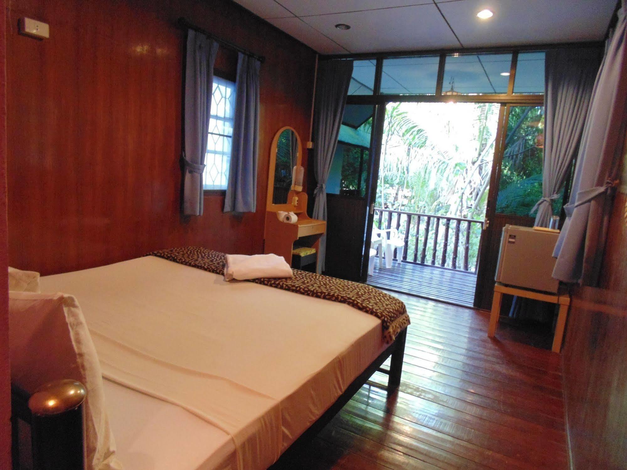 Hotel Moonhut Mae Nam