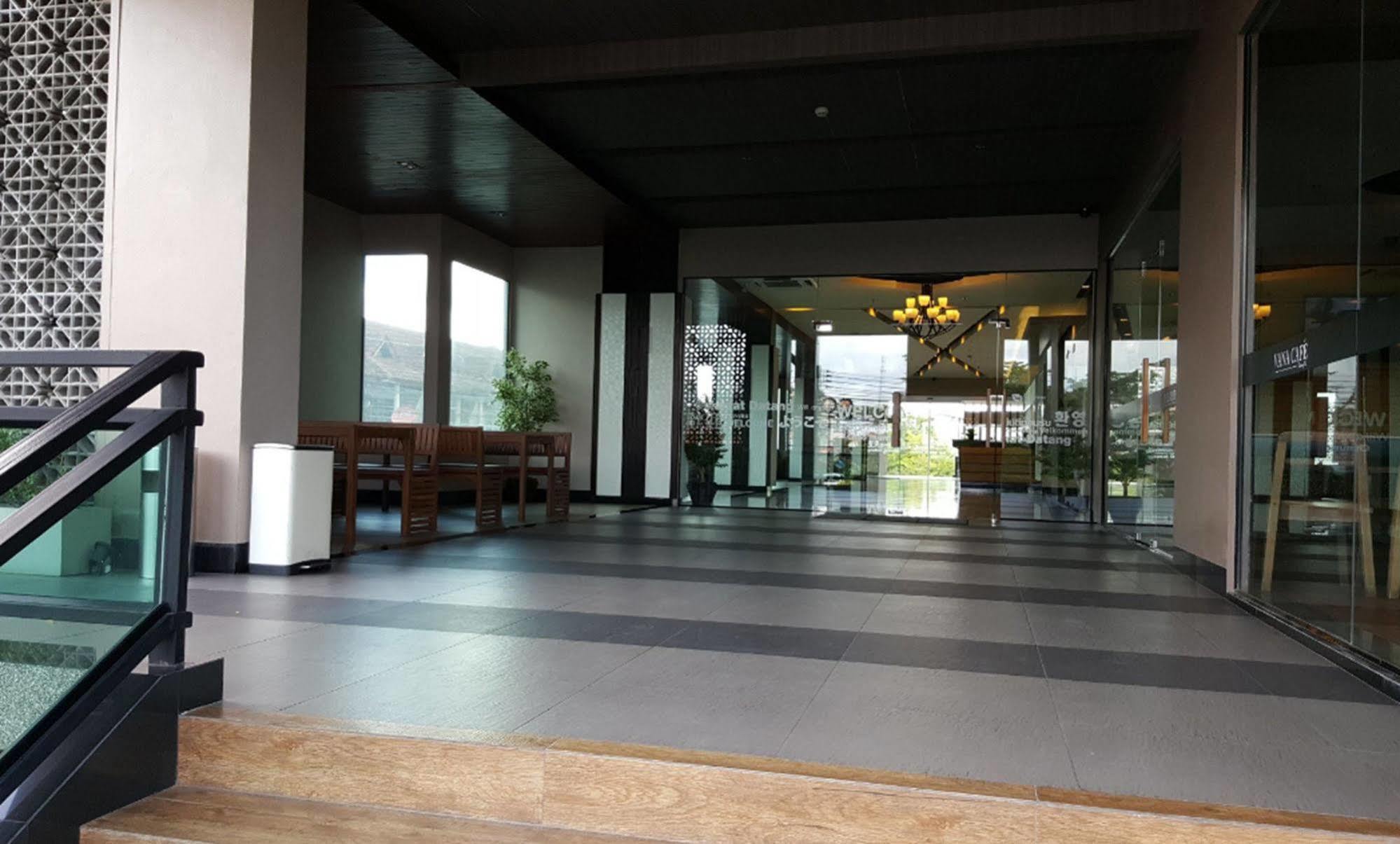 Leevana Hotel