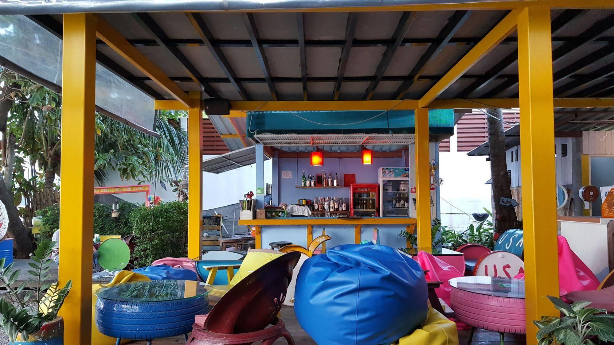Think & Retro Cafe Samui *