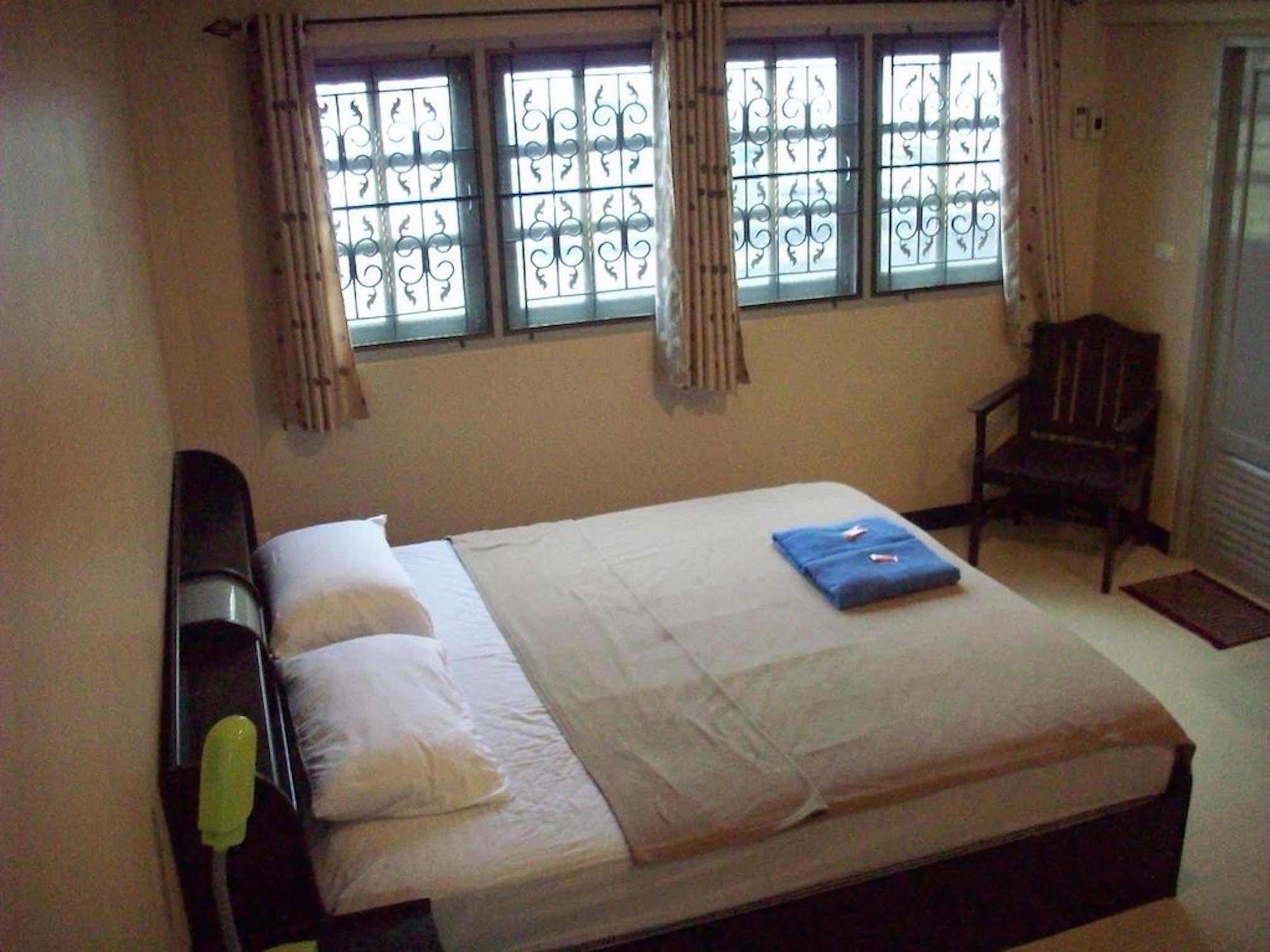 Orient House Albergue