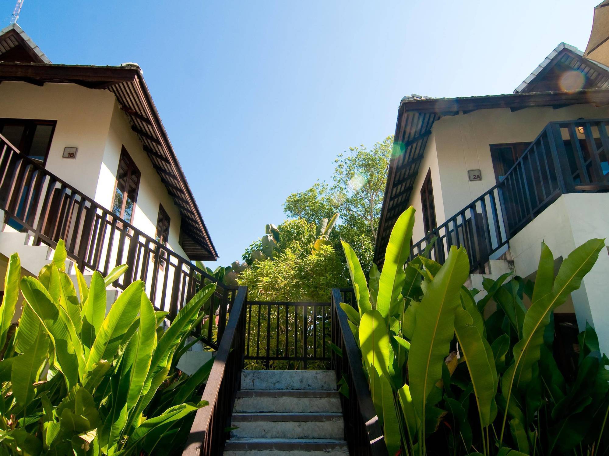 The Quarter 4* Pai