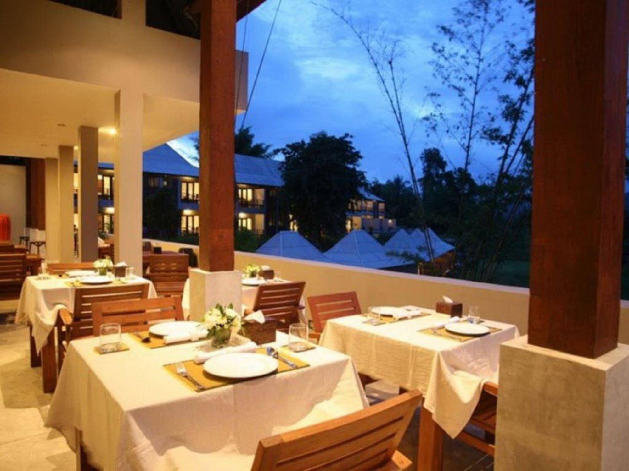 Yoma Hotel, Resort 4*