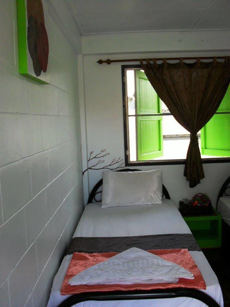Naruncha House Guest house *