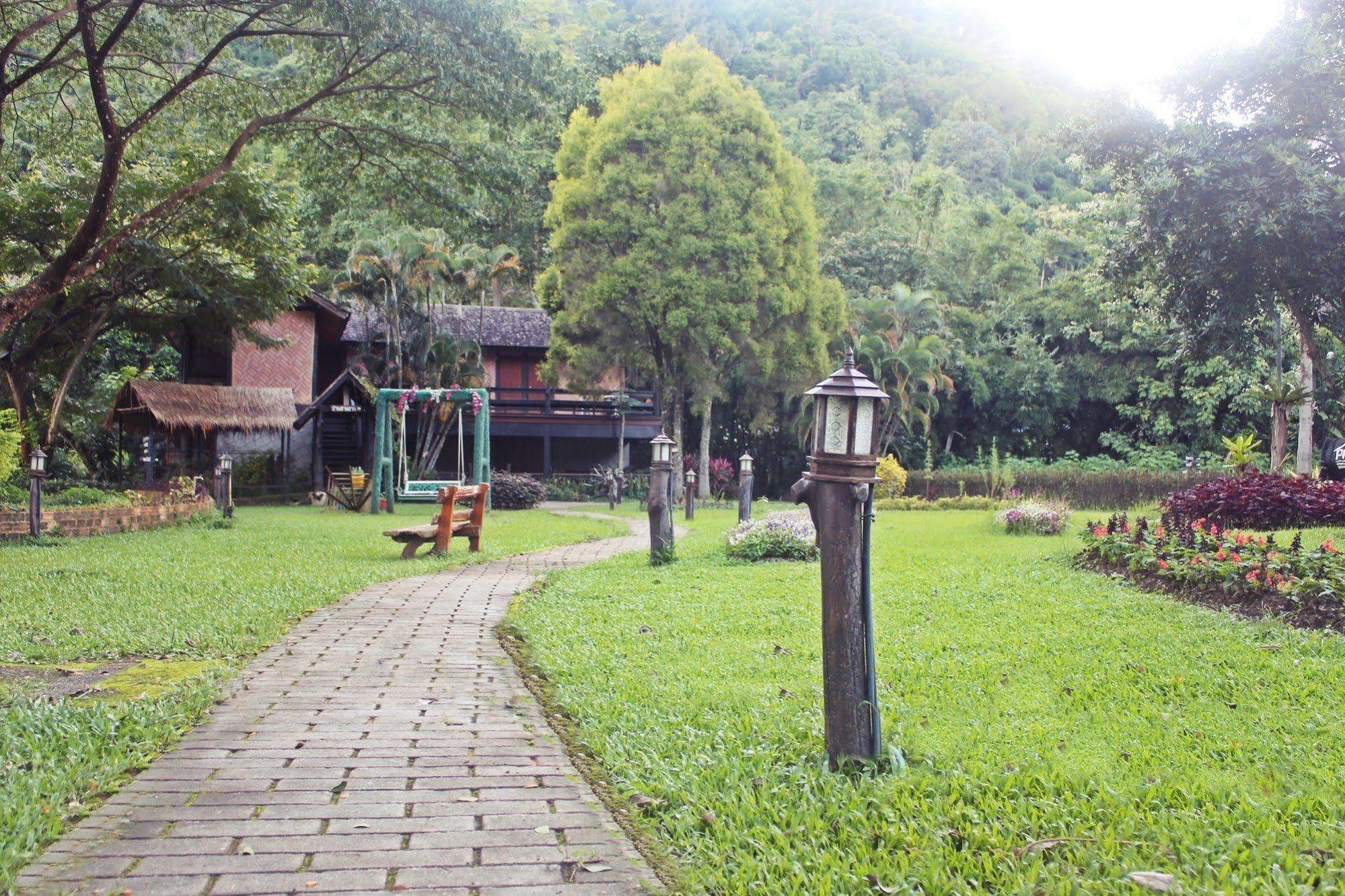 Phu Ing Fah Pong Yaeng