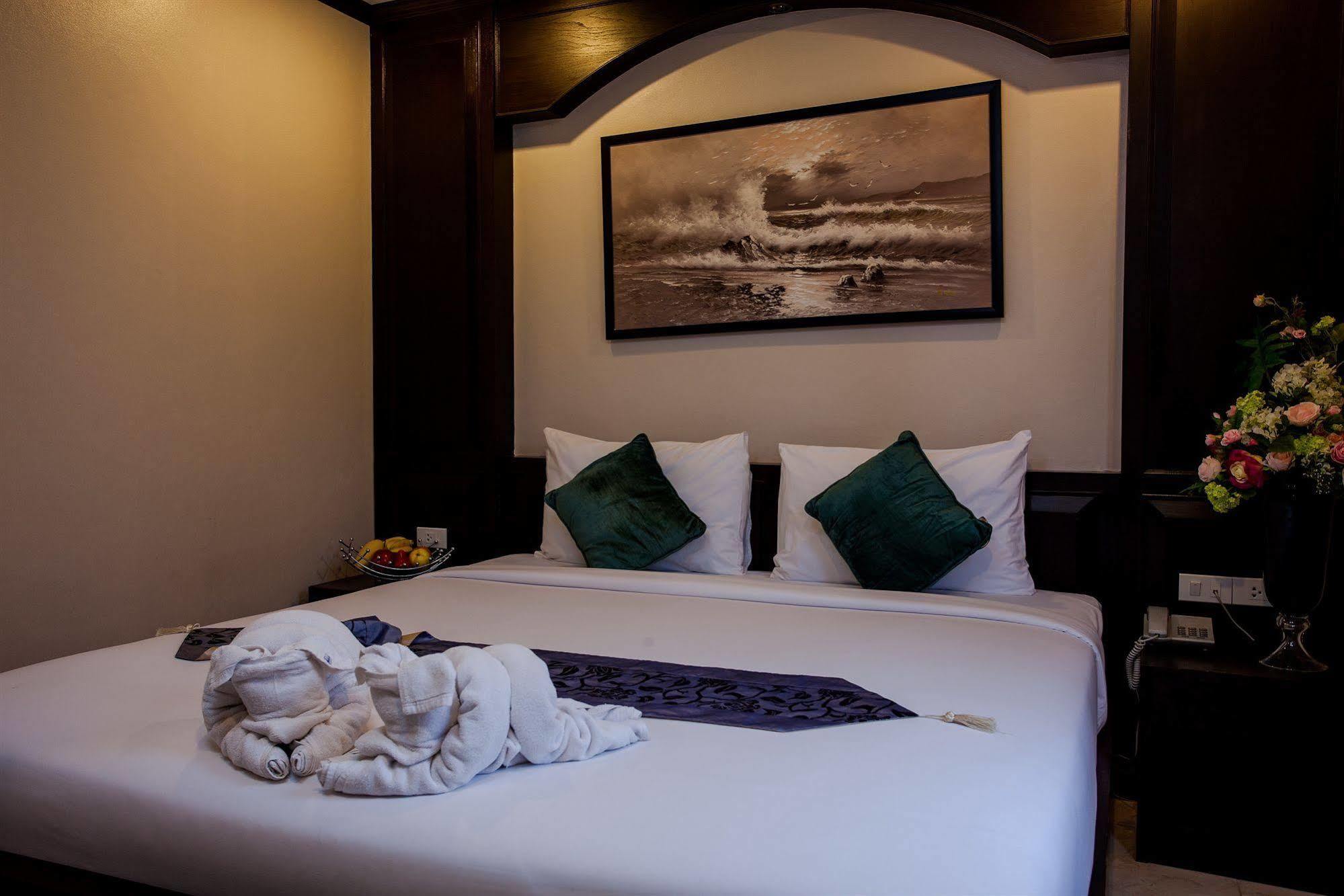 @ White Hotel