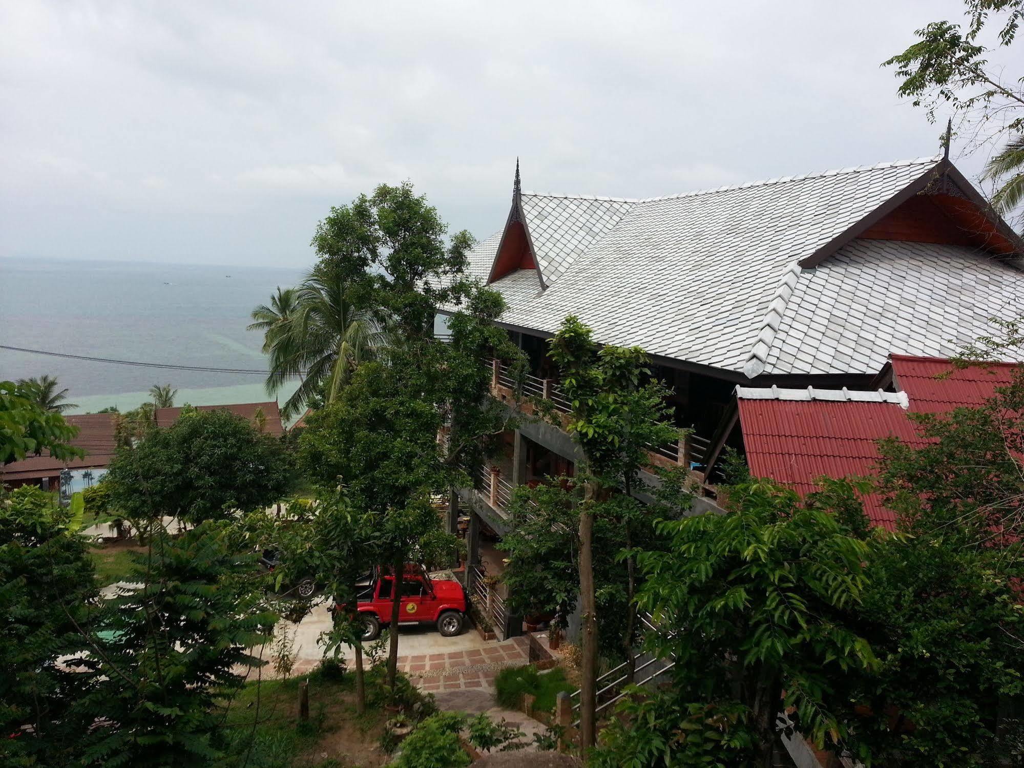 Sea Rock Resort