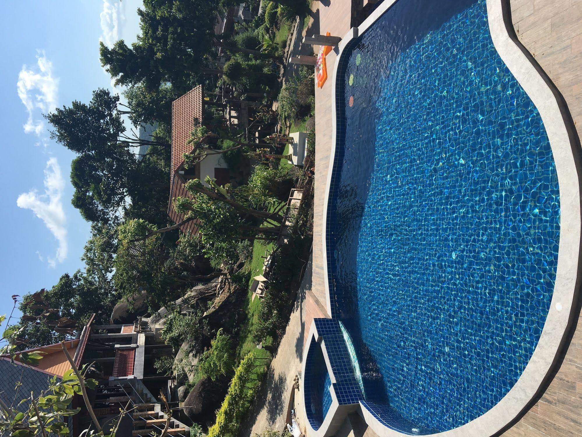 Sea Rock Resort