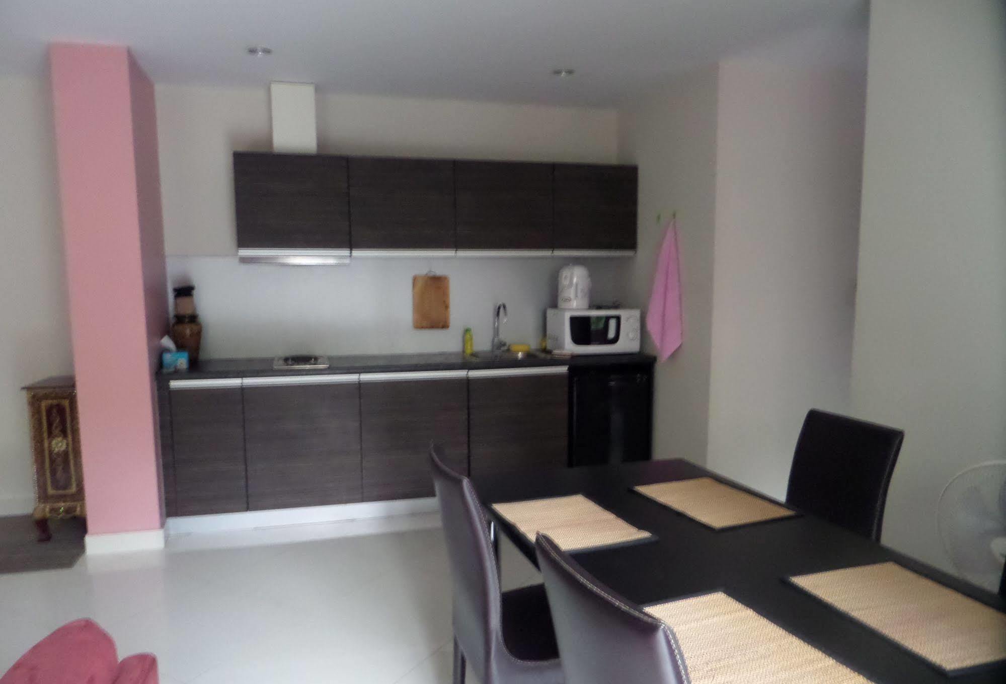 Park Lane By West Joint Venture 3* Jomtien Beach