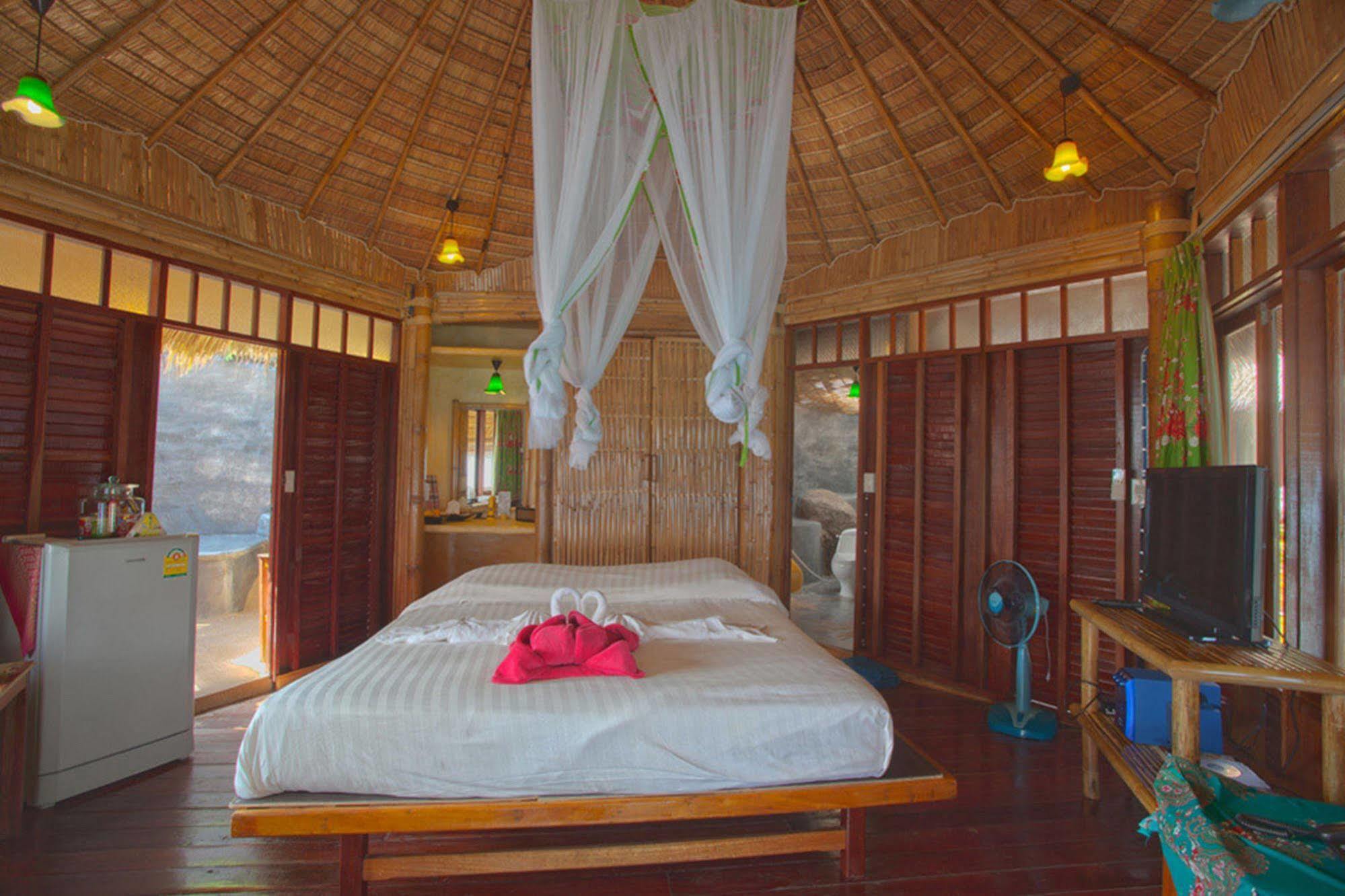 Bamboo Huts Resort 3*