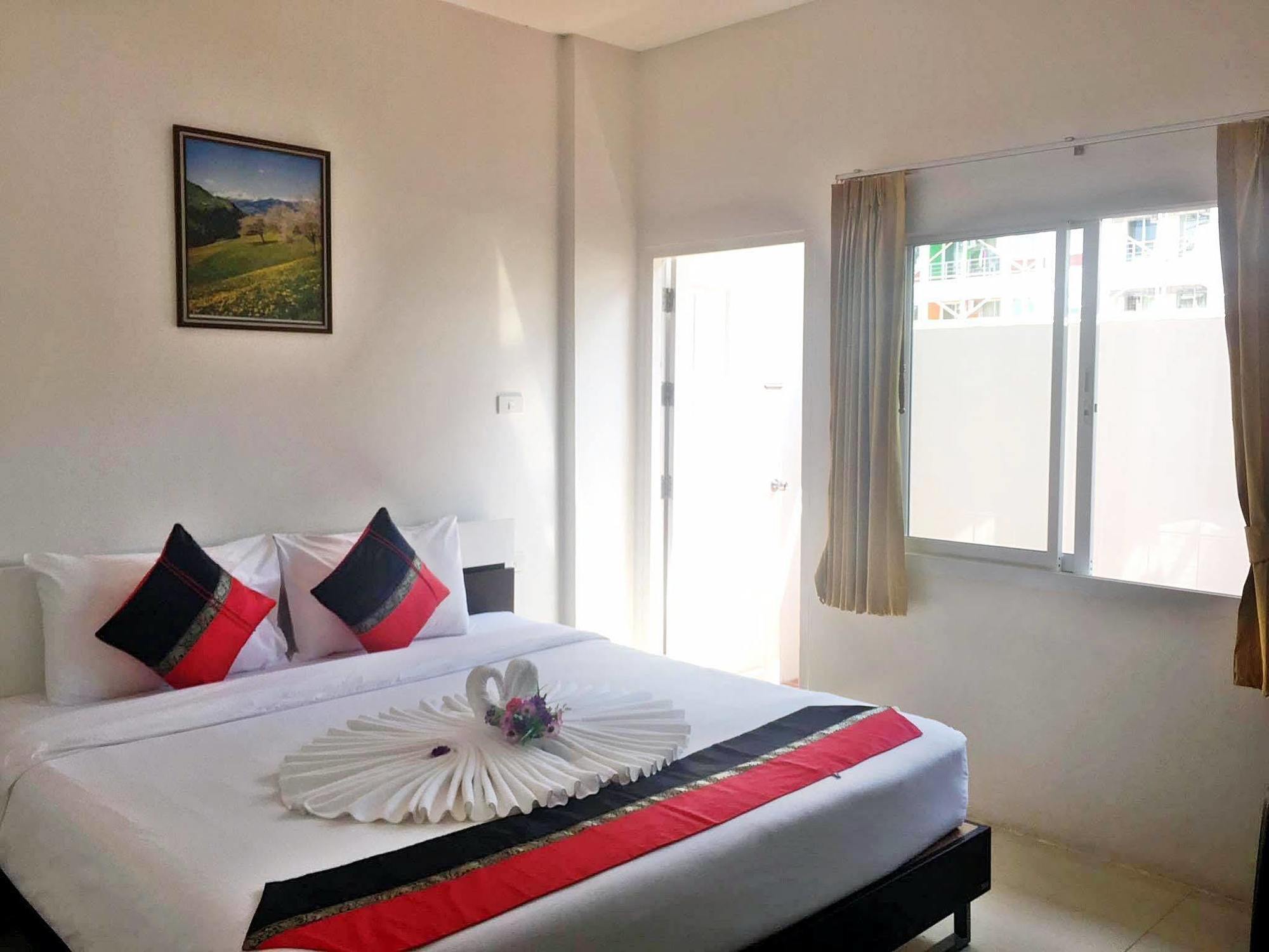 Guest house Swiss House Patong