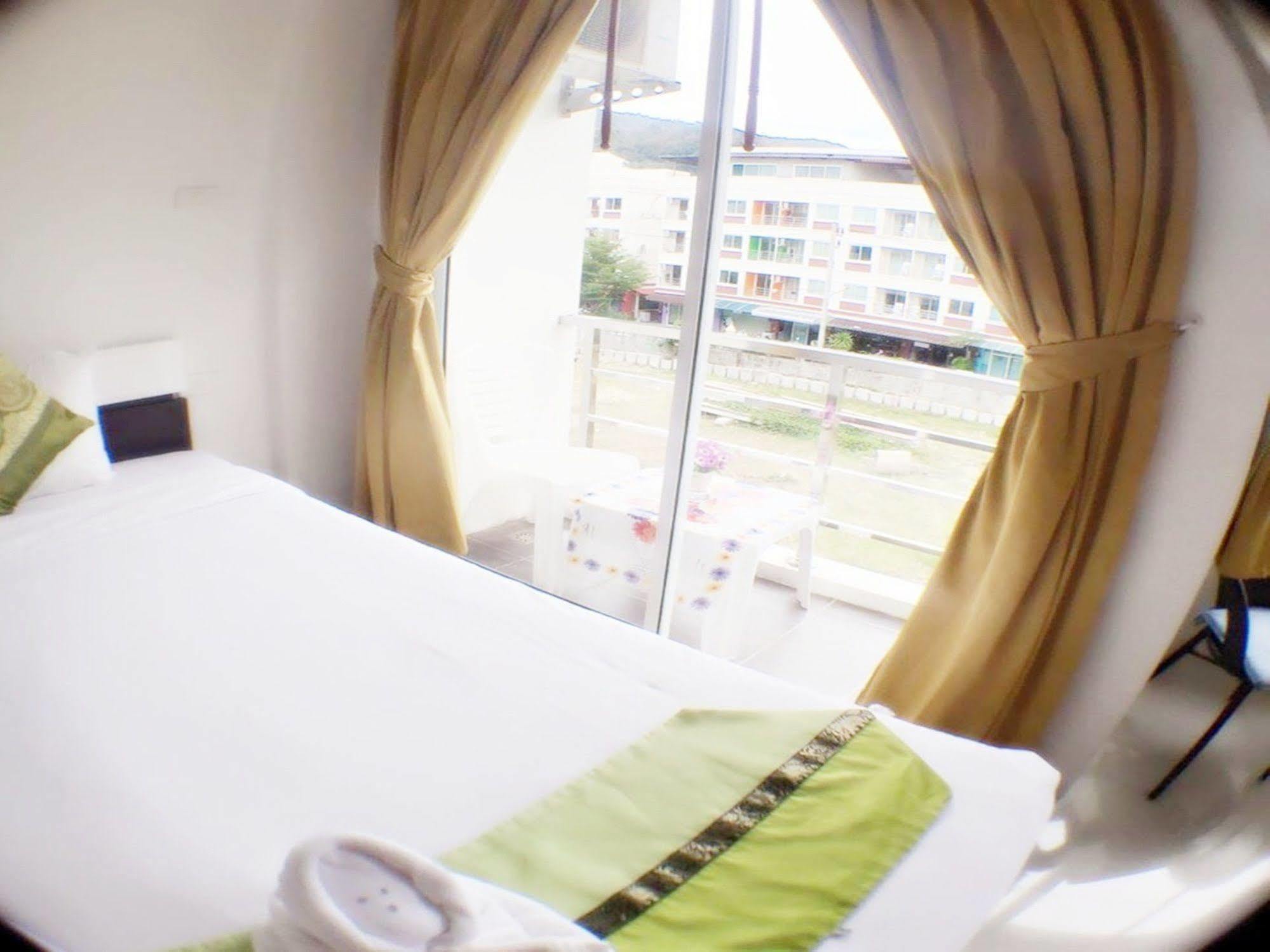 Guest house Swiss House *